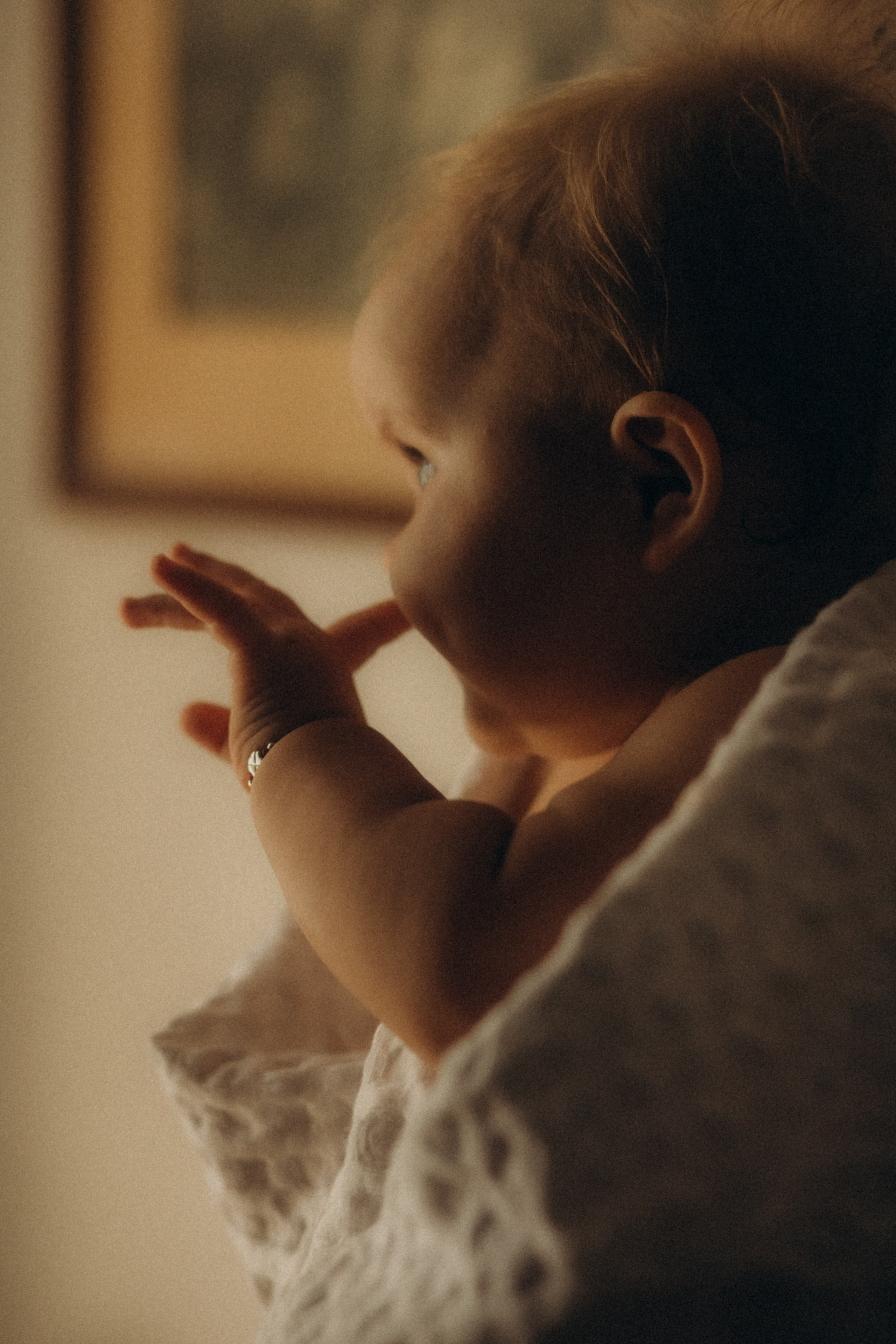 Maman et fille: la tendresse intemporelle. Je suis Olga, votre photographe de famille à Metz et dans toute la France
