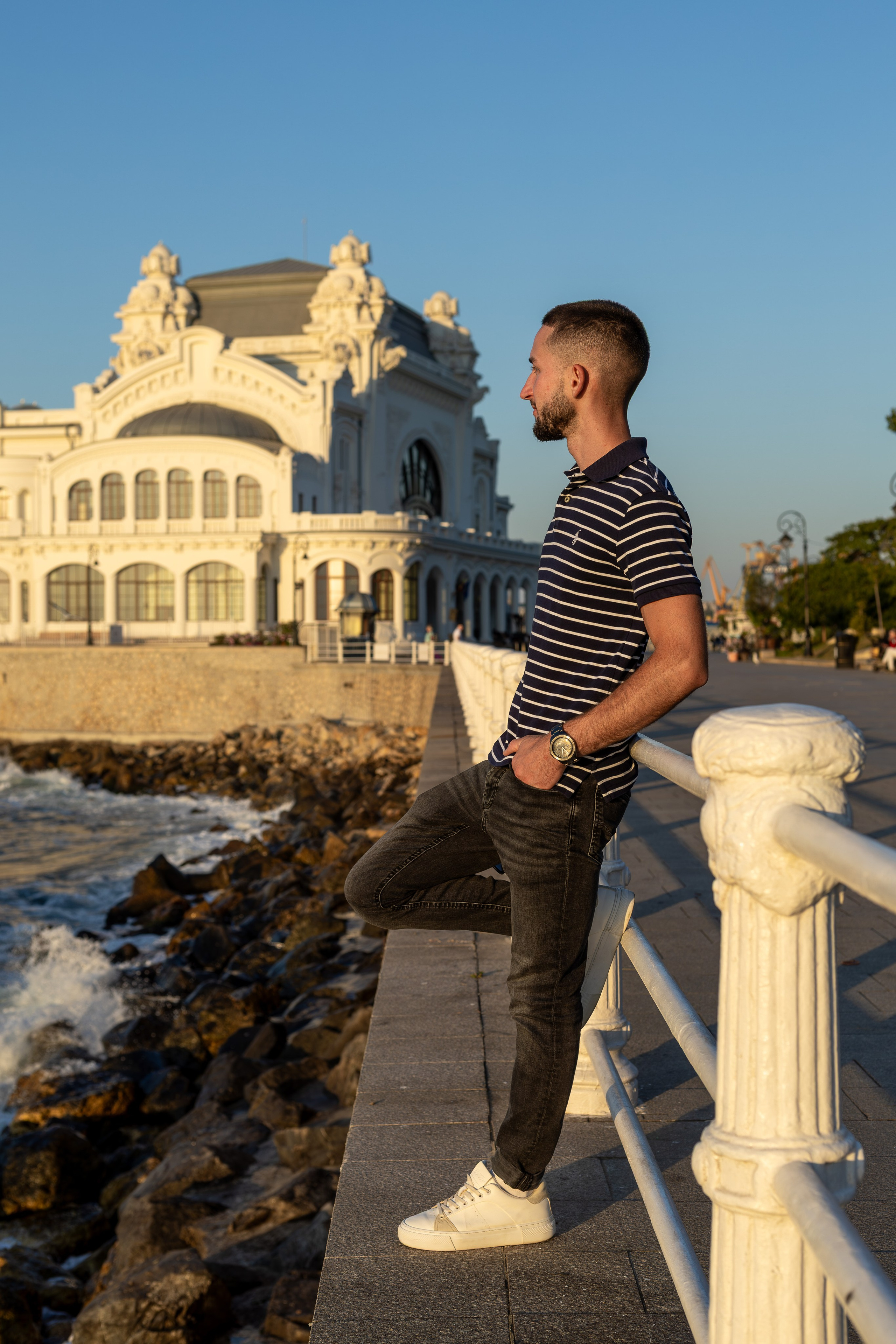 Cătălin O. Fotograf. Lucrez cu oameni, produse și spații. Portret și fotografie creativă. Bacău, România. Lidia Savinoiu