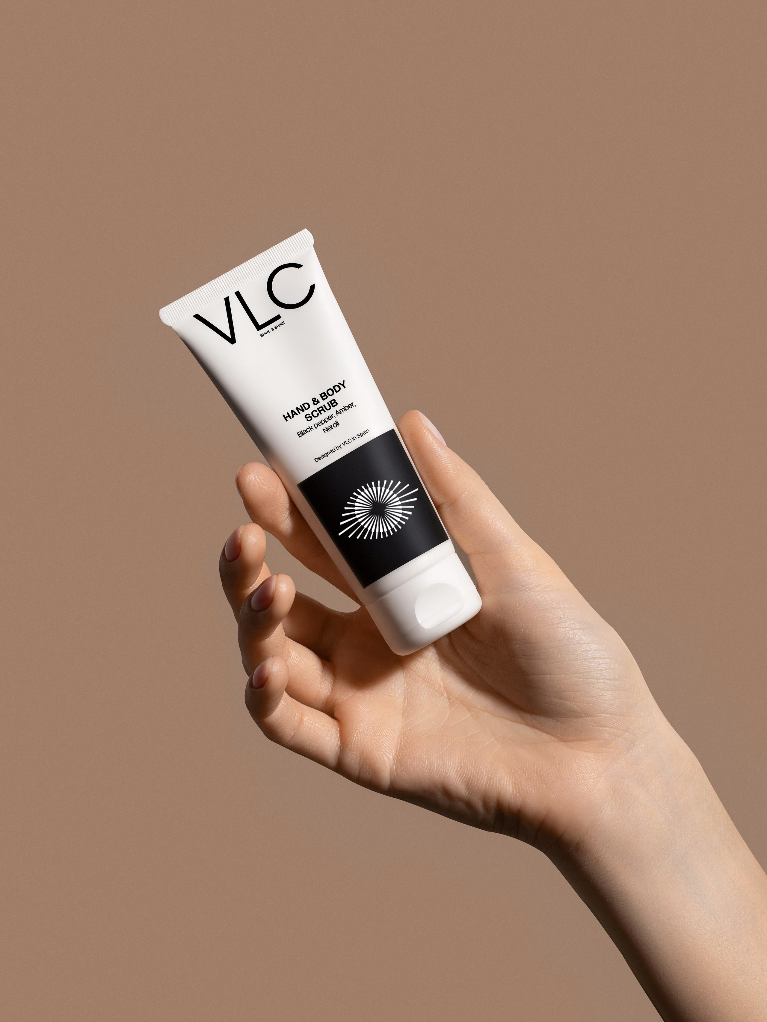 model retouching, hand retouching, beauty retouching, product photography retouching, skin retouching, realistic retouching, hand modeling, high-end retouching, cosmetic photography, skincare product retouching, commercial retouching, editorial retouching, hands in beauty shots, beauty campaign editing, photo retoucher for brands, e-commerce retouching, beauty advertising retouching, photo editing services for beauty brands, professional retouching for skincare, clean product retouching