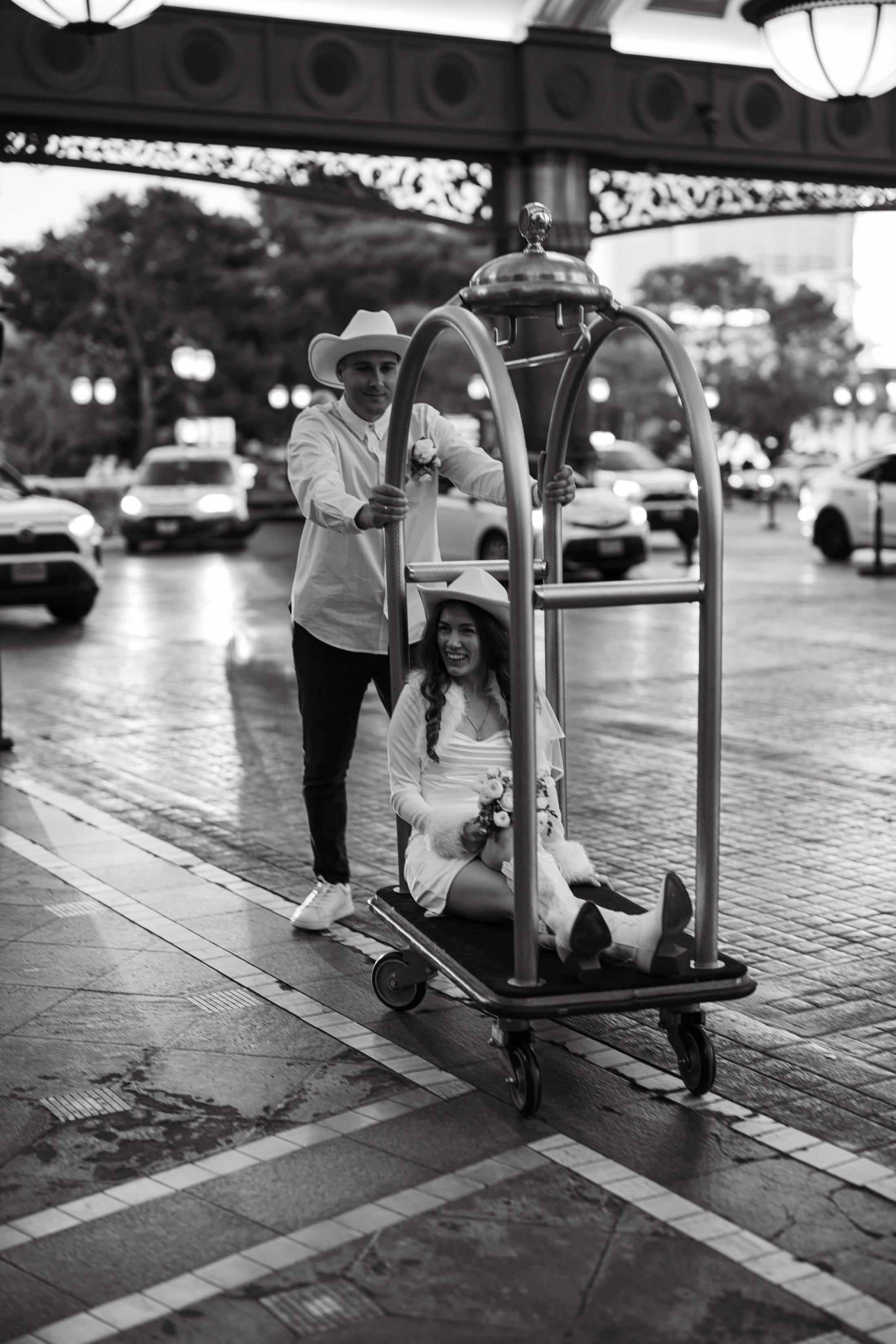 Nikita&Vika. Wedding & elopement photographer Viktoriya Kravtsov. Las Vegas