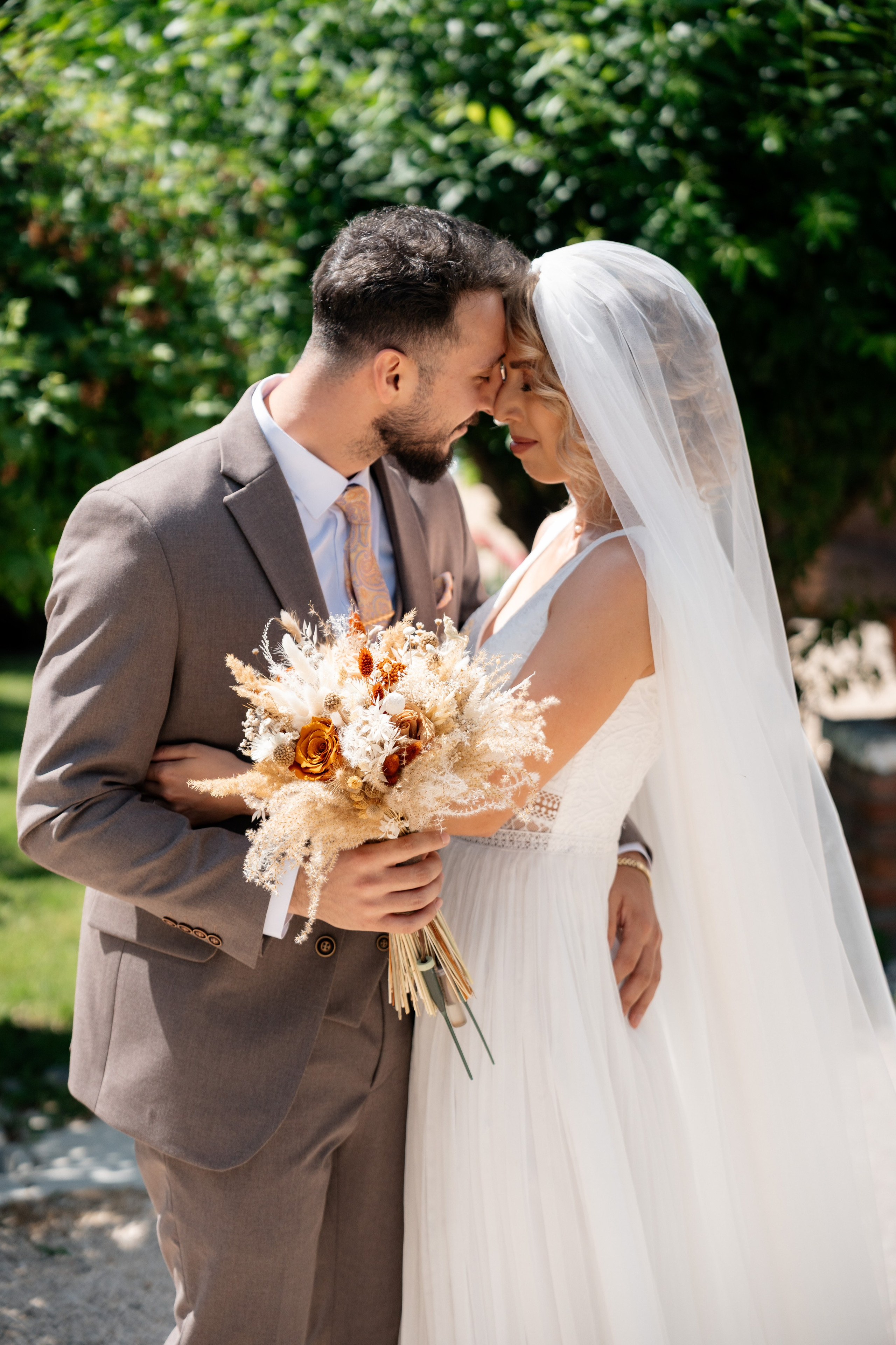 Octavia & Theo. Destination Wedding Photographer Alex Pasarelu