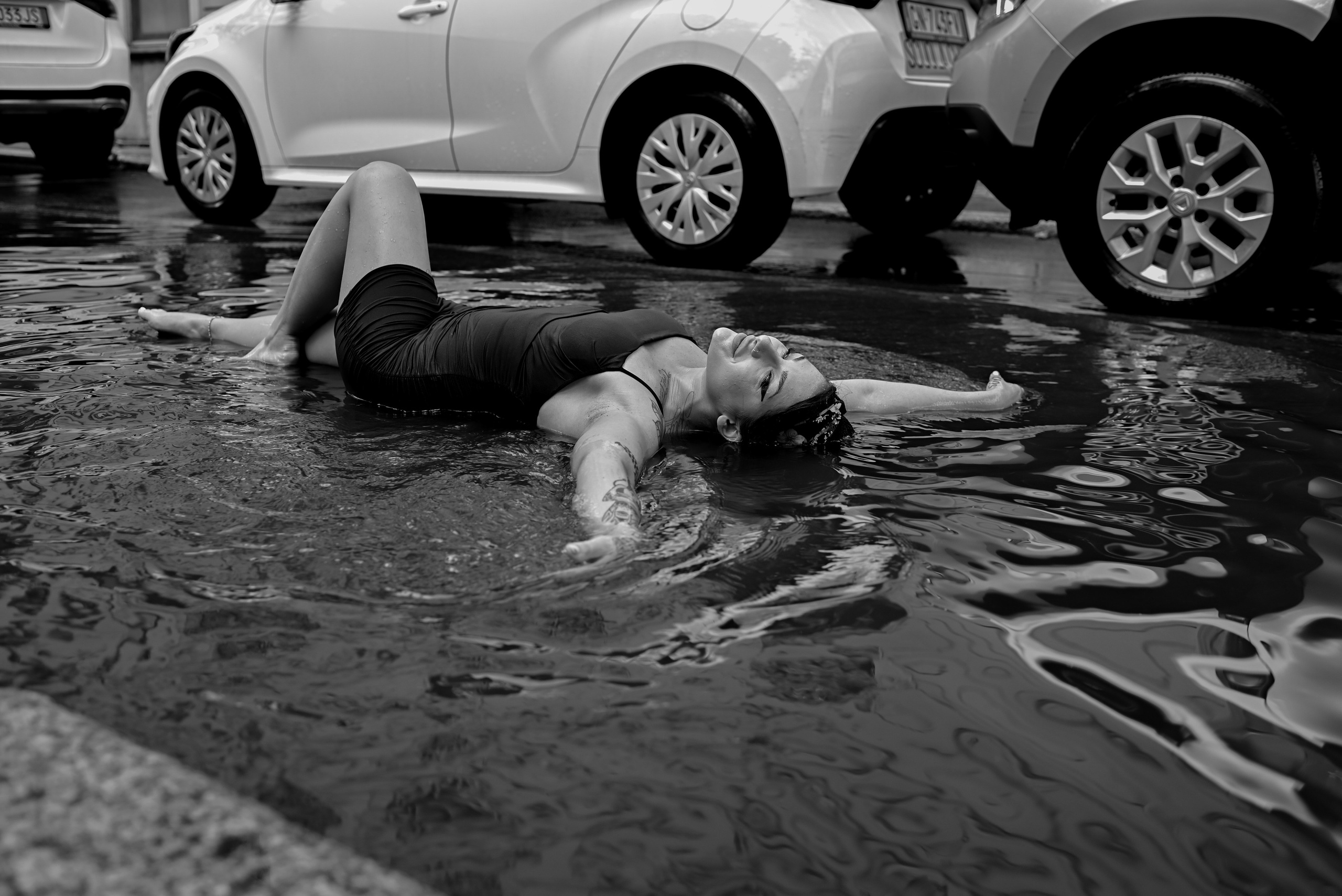 Scatti per far andare l’acqua di traverso all’ex