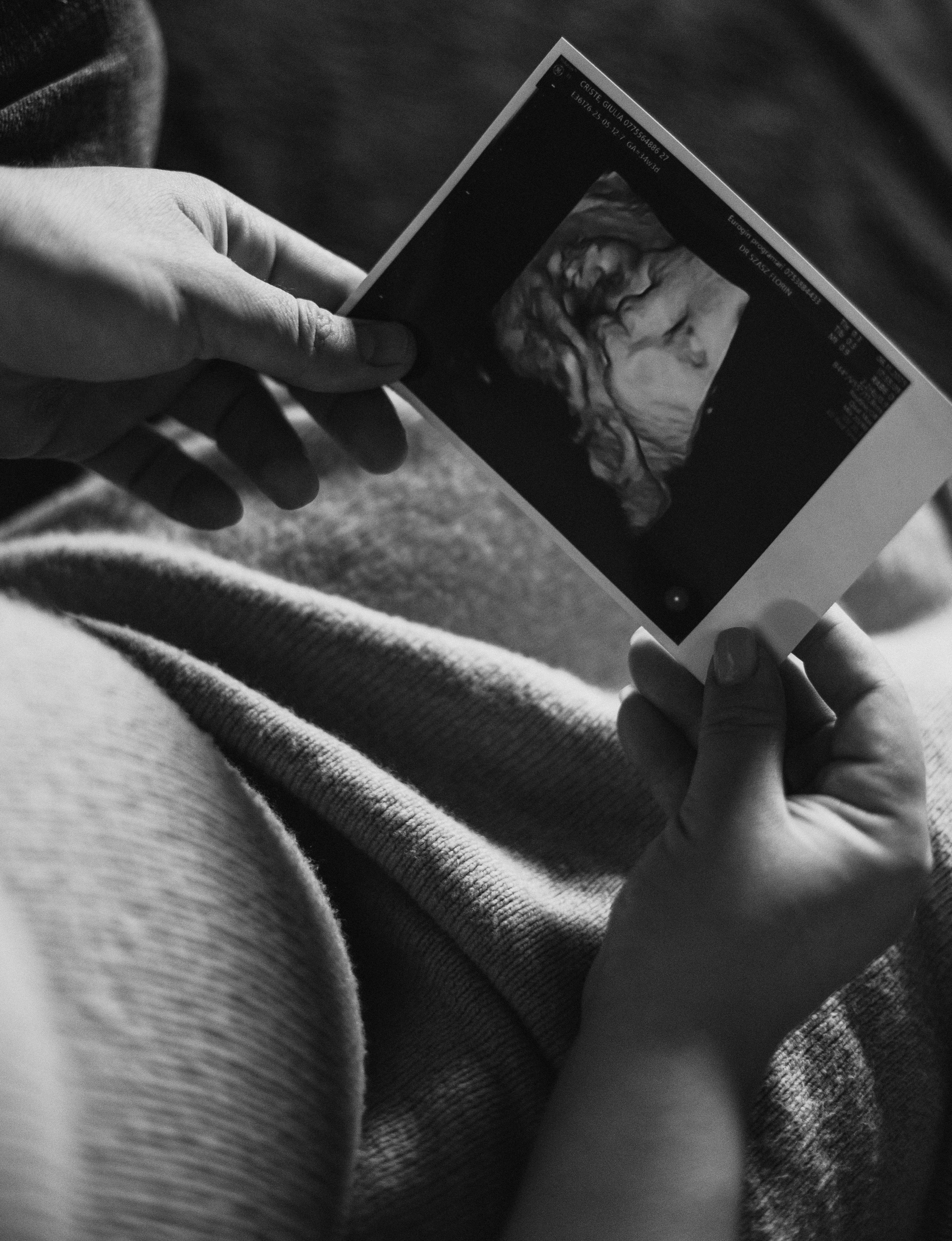 Ședințe foto pentru gravide. Fotograf de familie în Oradea Katsiaryna Ciortan