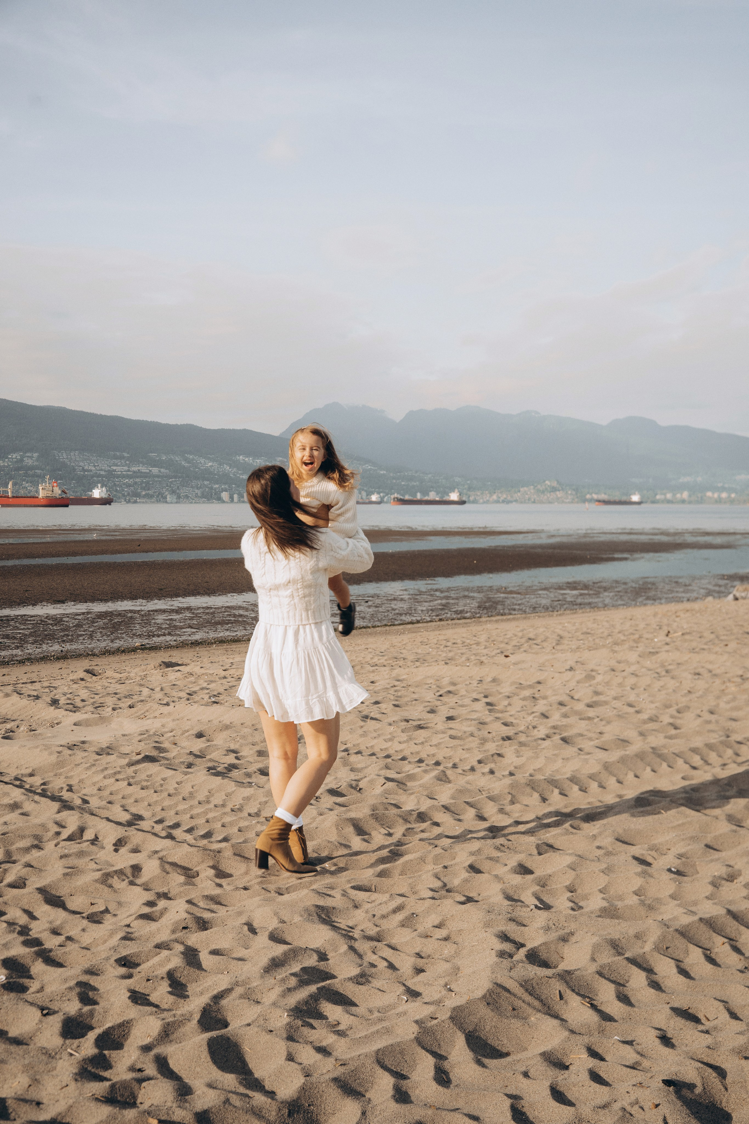 Mia & Anna. Vancouver Photographer | Catherine Vashchenko