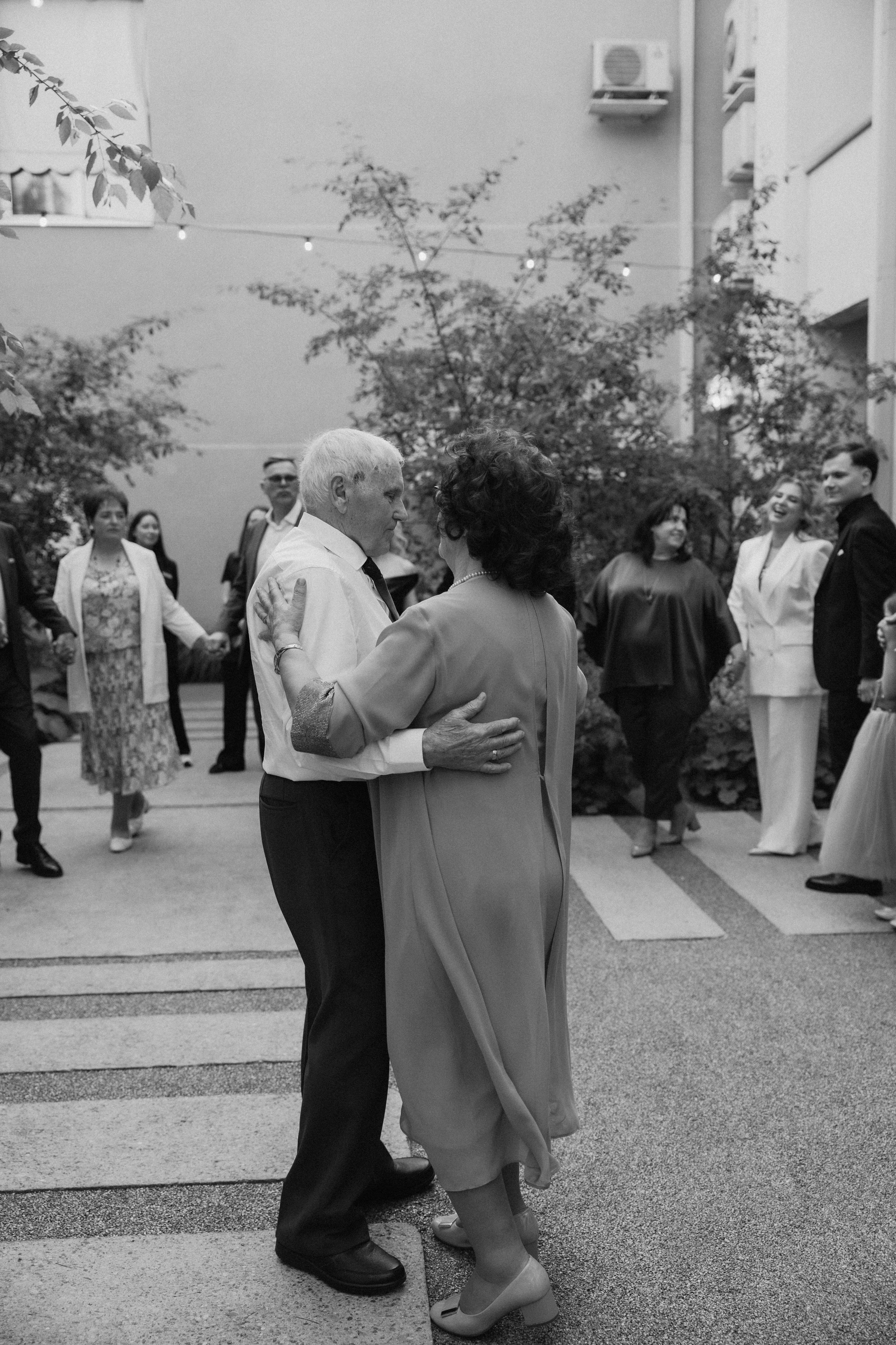 Paulina ir Deivydas | vestuvės Vynvytyje | Kaunas 2025. Vestuvių ir šeimų fotografė Lena Bondarenko / belove photo