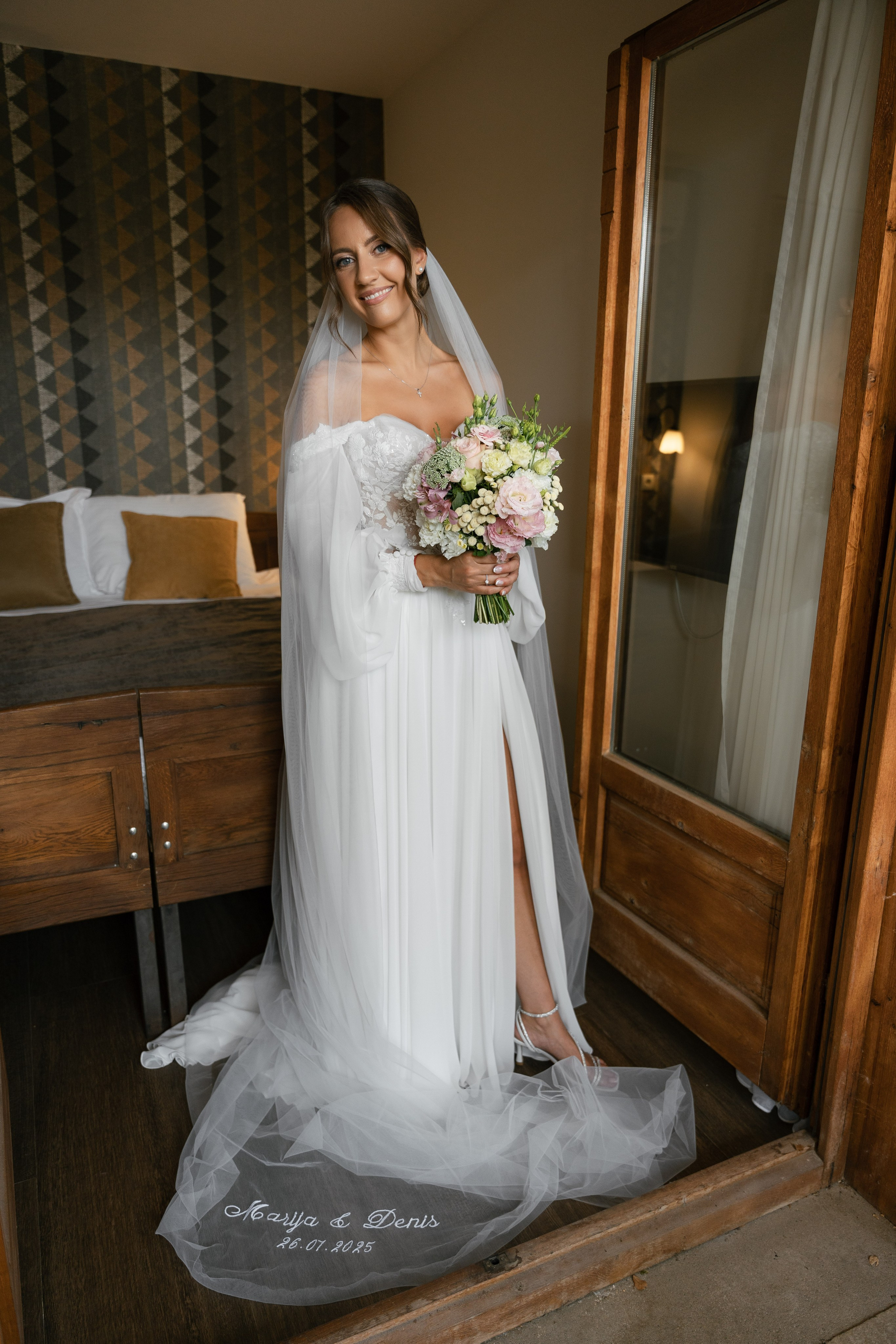 M&D|Between City Lights and Hidden Oasis. Black Sheep Produkcija| Wedding Photography and Wedding Films, based in Kragujevac, Europe / Fotograf i videograf, Kragujevac, Srbija