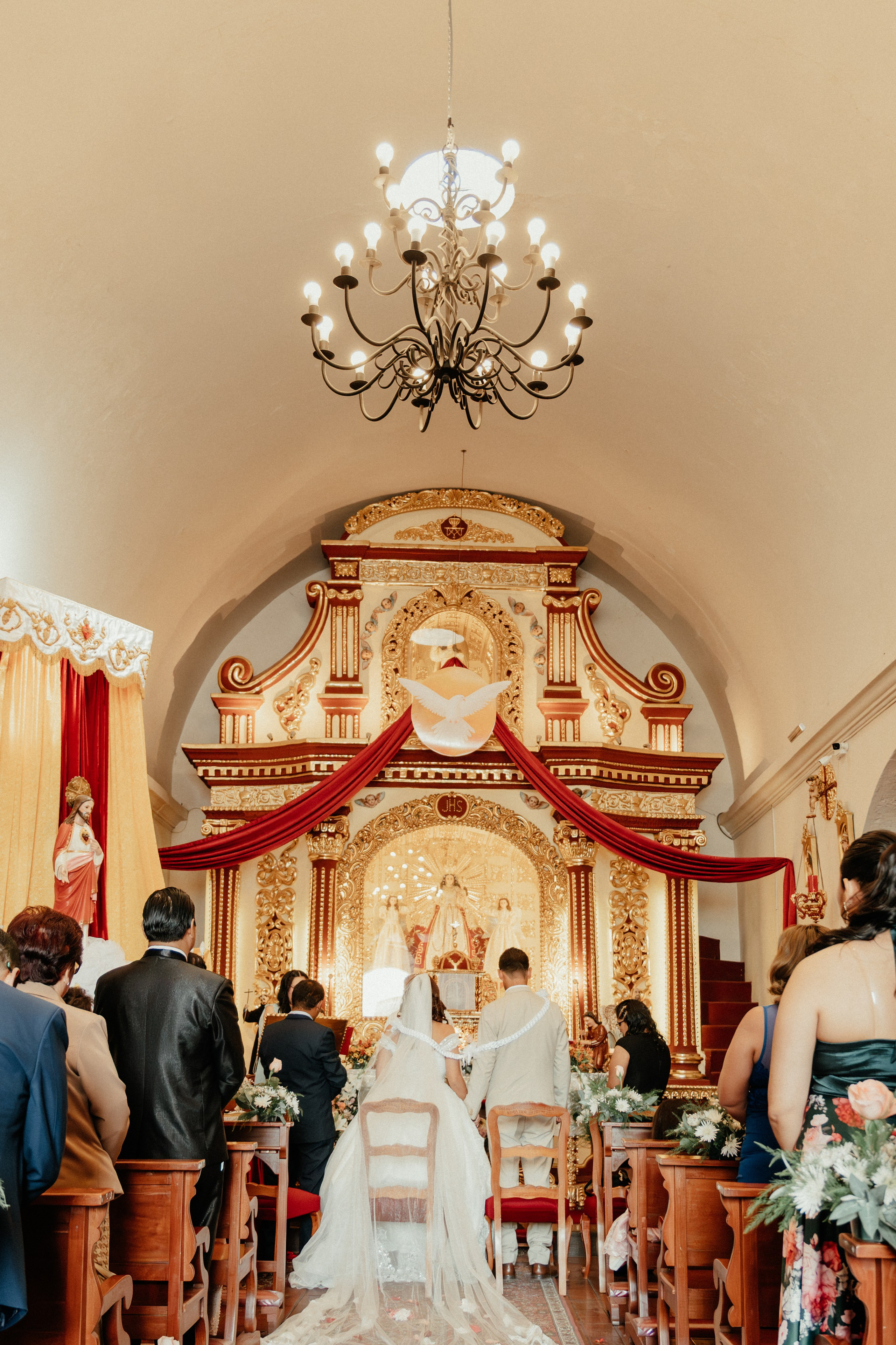 ANGIE + MANUEL BODA RELIGIOSA. Studio KVTA | Fotografía y Video de Bodas en Arequipa