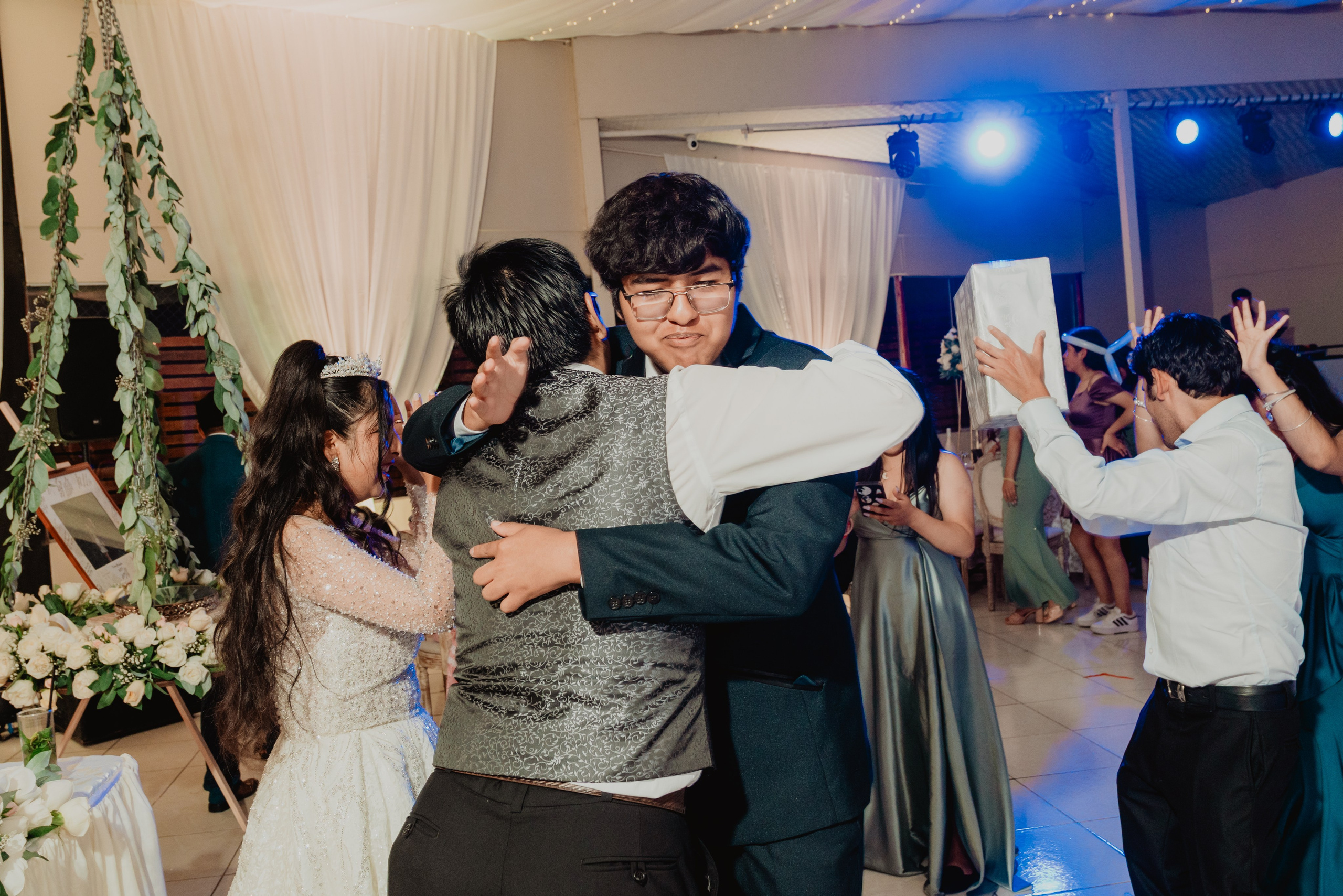 FERNANDO + MARIBEL | BODA RELIGIOSA. Studio KVTA | Fotografía y Video de Bodas en Arequipa
