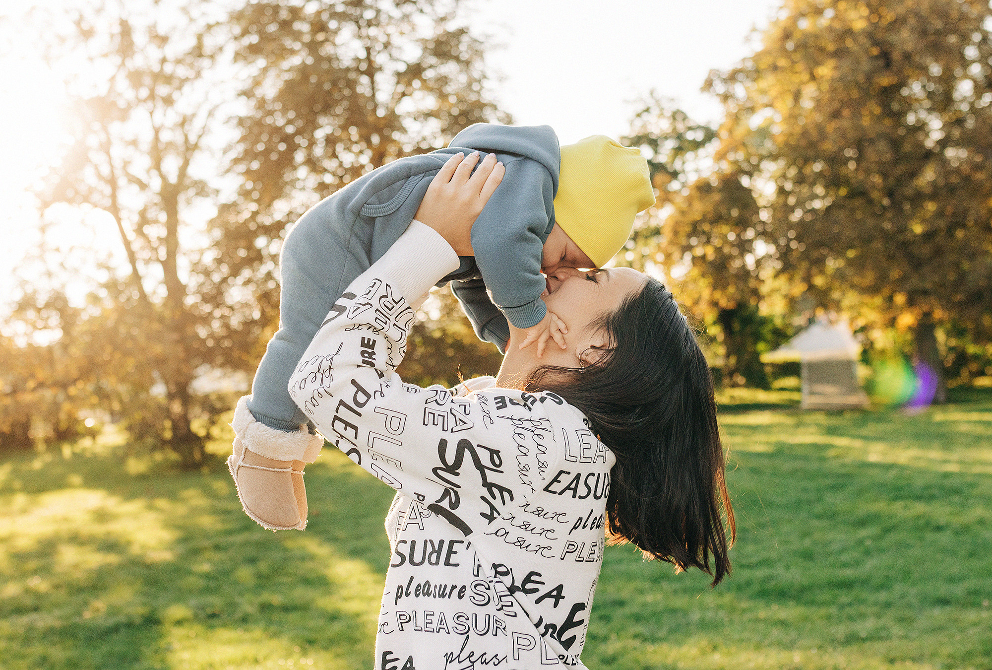 Семейная фотосессия на Вышеграде. Прага. Family and wedding photographer in Prague Natalia Fedori
