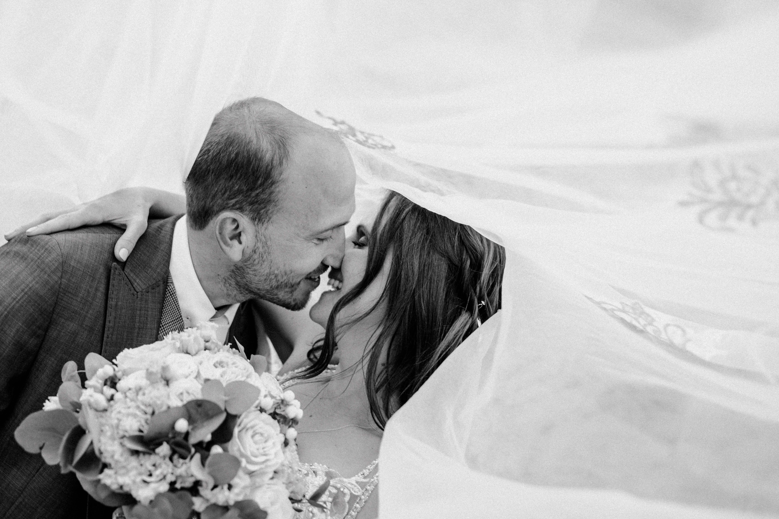 Hochzeit von Karoline & Martin im Hofgut Domäne Hechingen | GentleFrame Hochzeitsfotografie. Authentische, emotionale, zeitlose Hochzeitsfotografie aus Albstadt