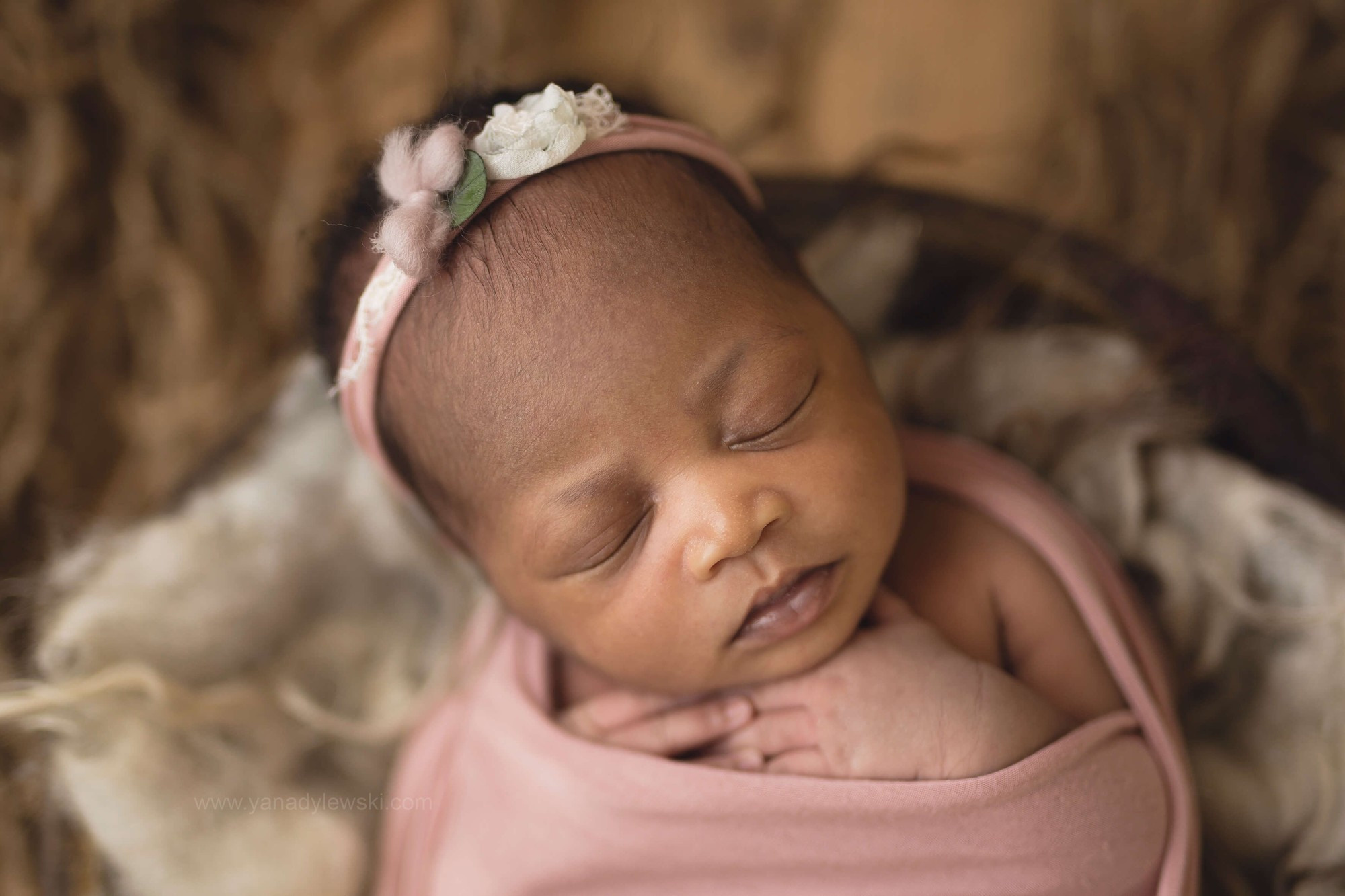 <photographe nouveaux nés Lille> 