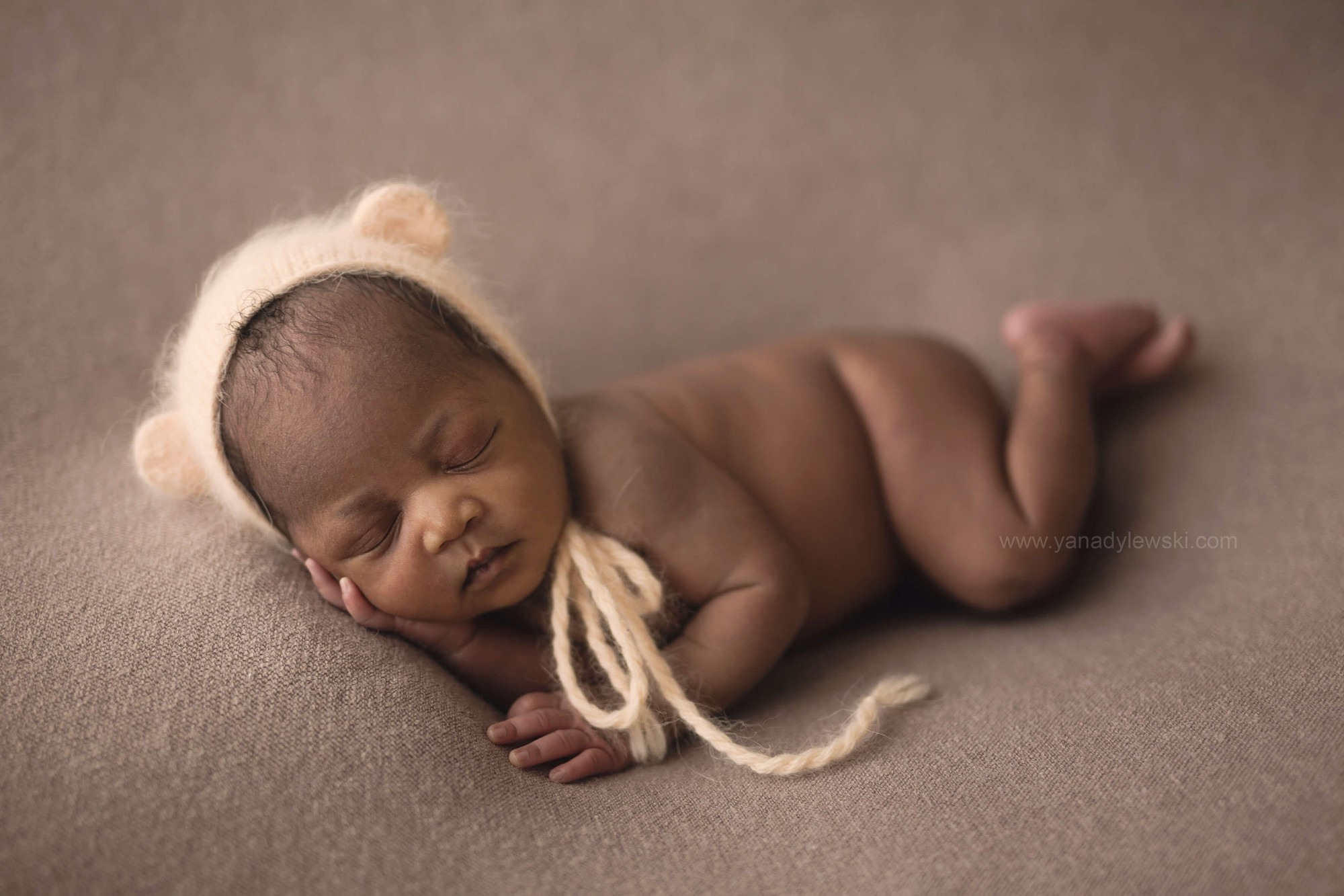 <photographe nouveaux nés Lille> 