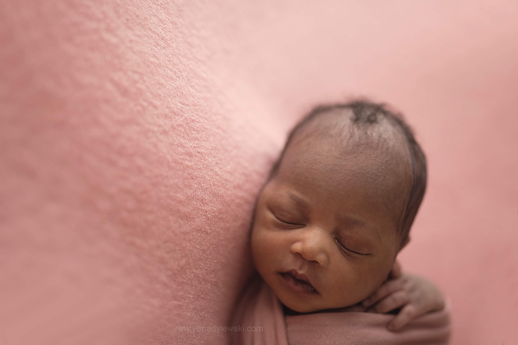 <photographe nouveaux nés Lille> 