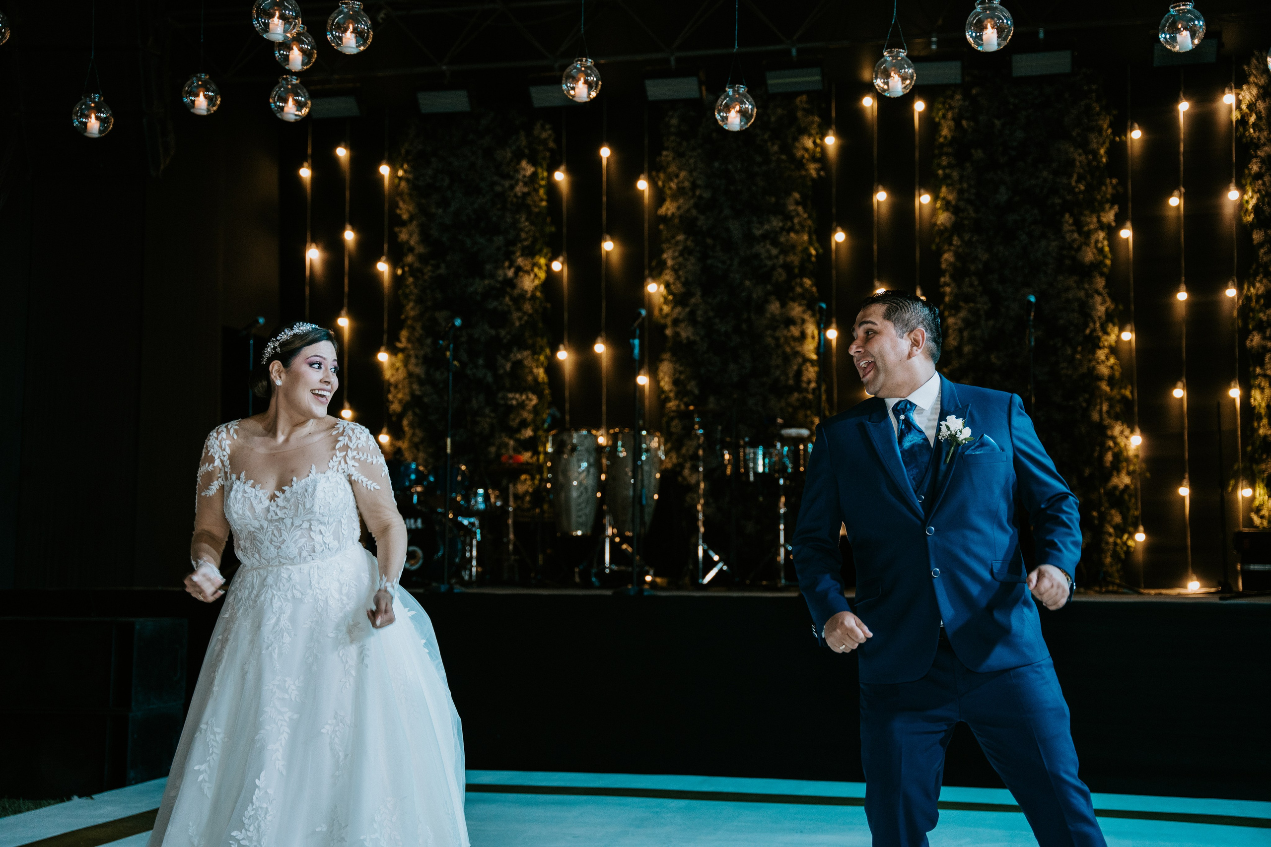 Un vistazo de un día especial. Fotógrafo de Bodas en Lima | Ronhy Altamirano. Fotografía narrativa y cinematográfica para bodas, quinceañeras y eventos exclusivos