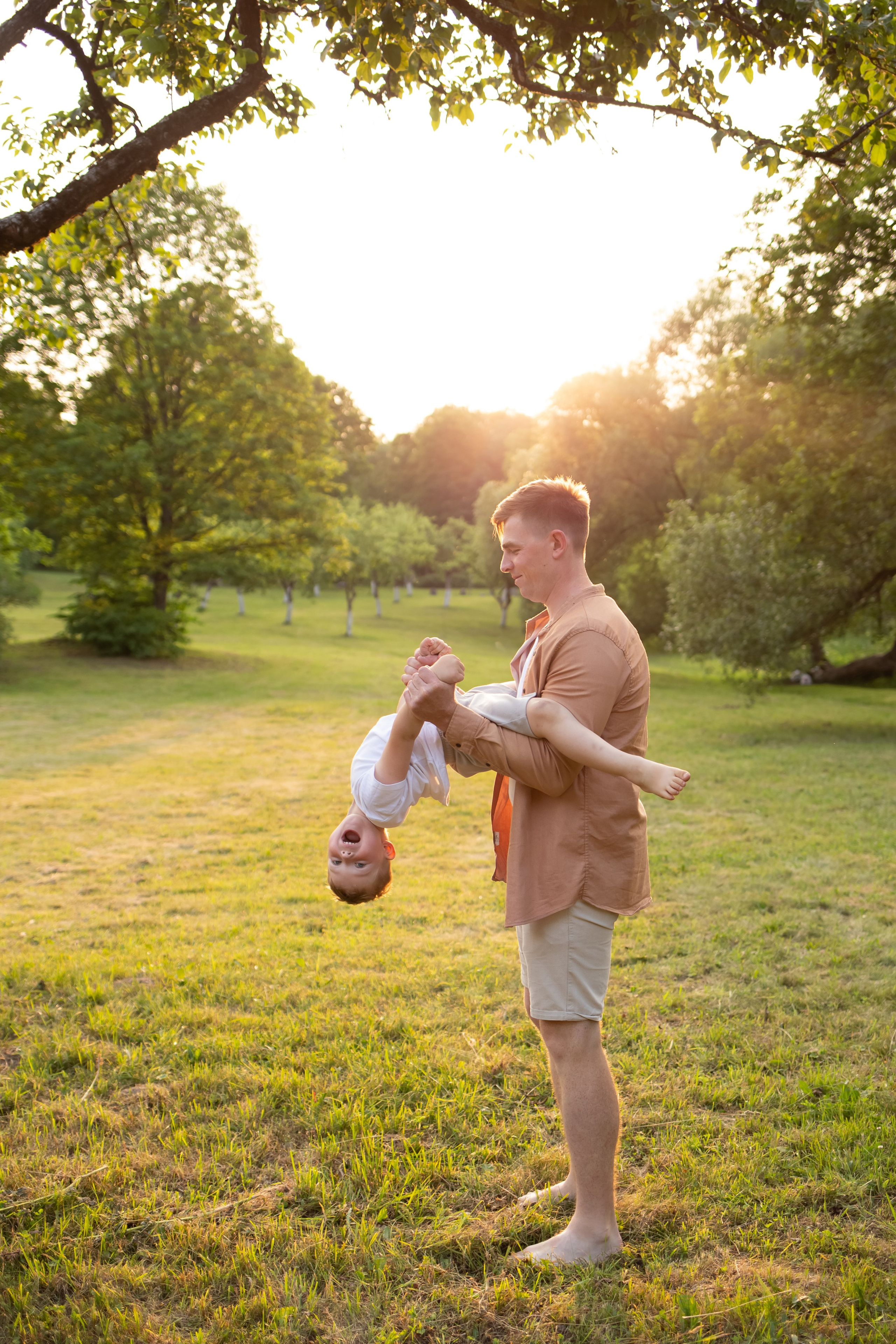 Beautiful family photo session in Spain. Professional photographer in Spain