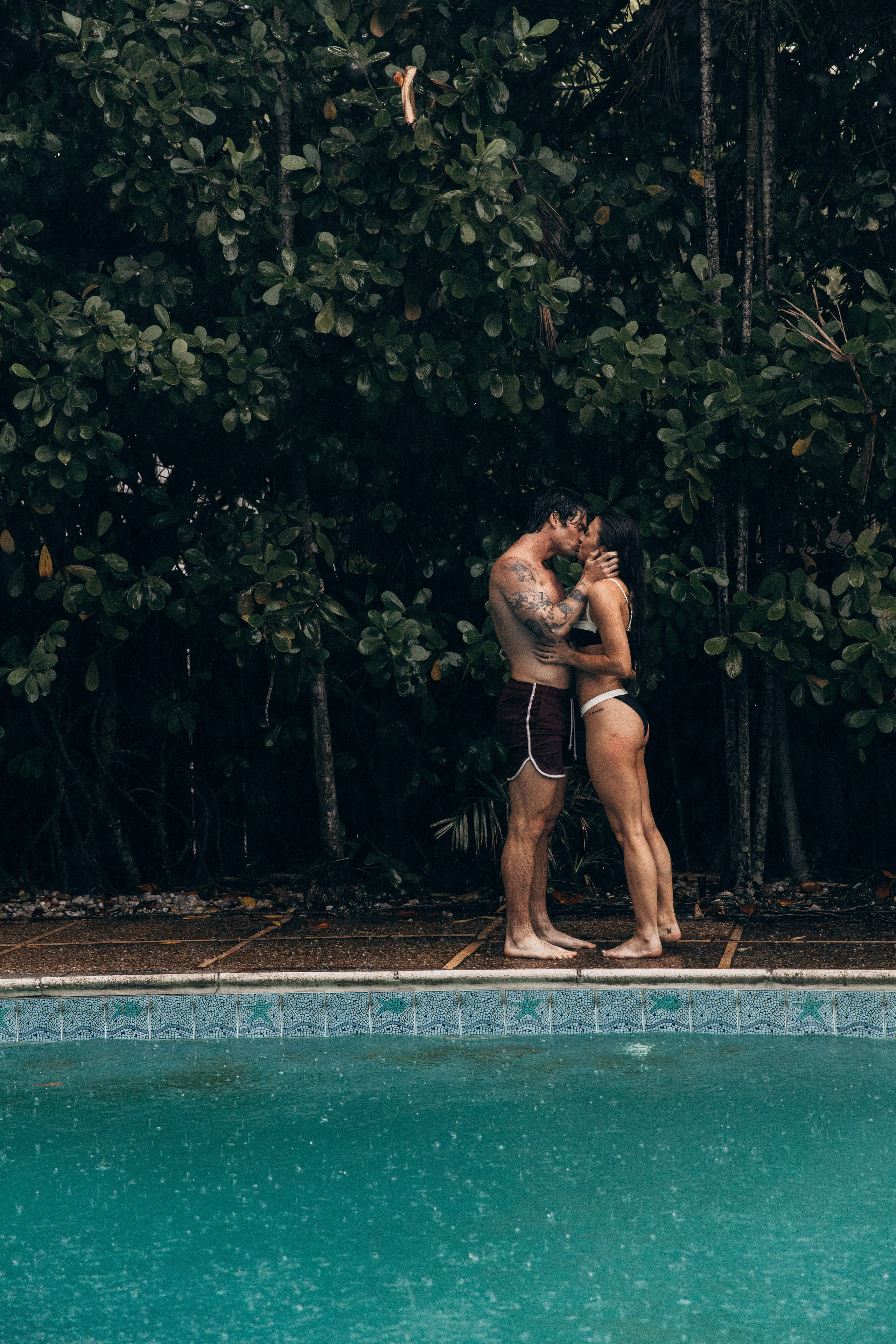 Editorial Retro Pool Session in Miami