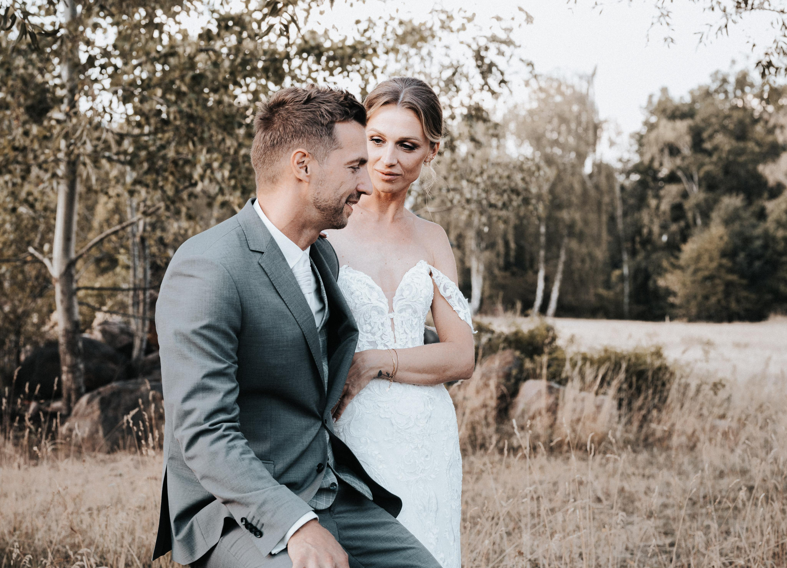 Svatební fotografka Praha. Dana Lišková — Empatická fotografka | Introspektivní umělkyně | Neurodivergentní koučka| Zakladatelka Artepy.cz