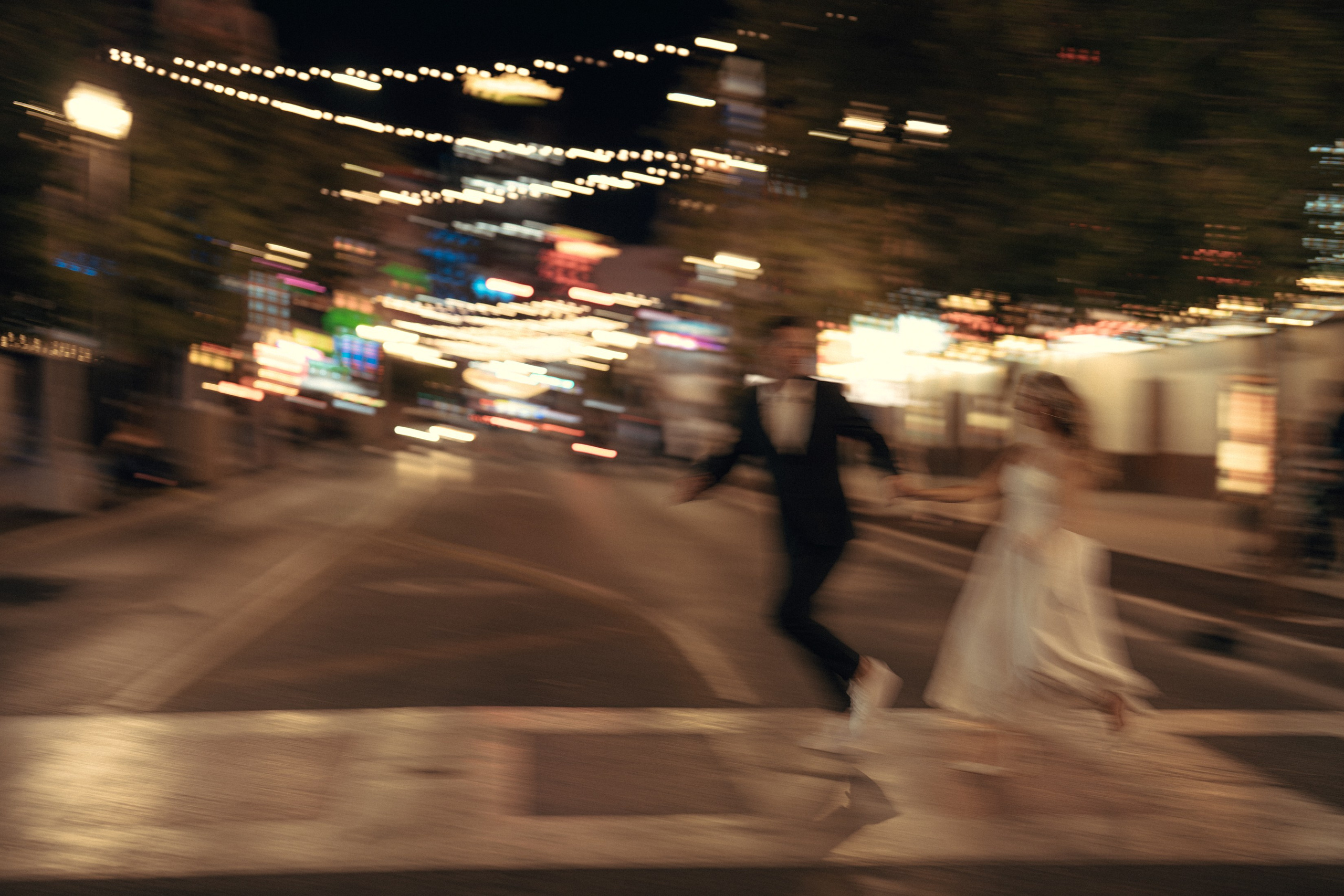 Isabela&Sean. Wedding & elopement photographer Viktoriya Kravtsov. Las Vegas