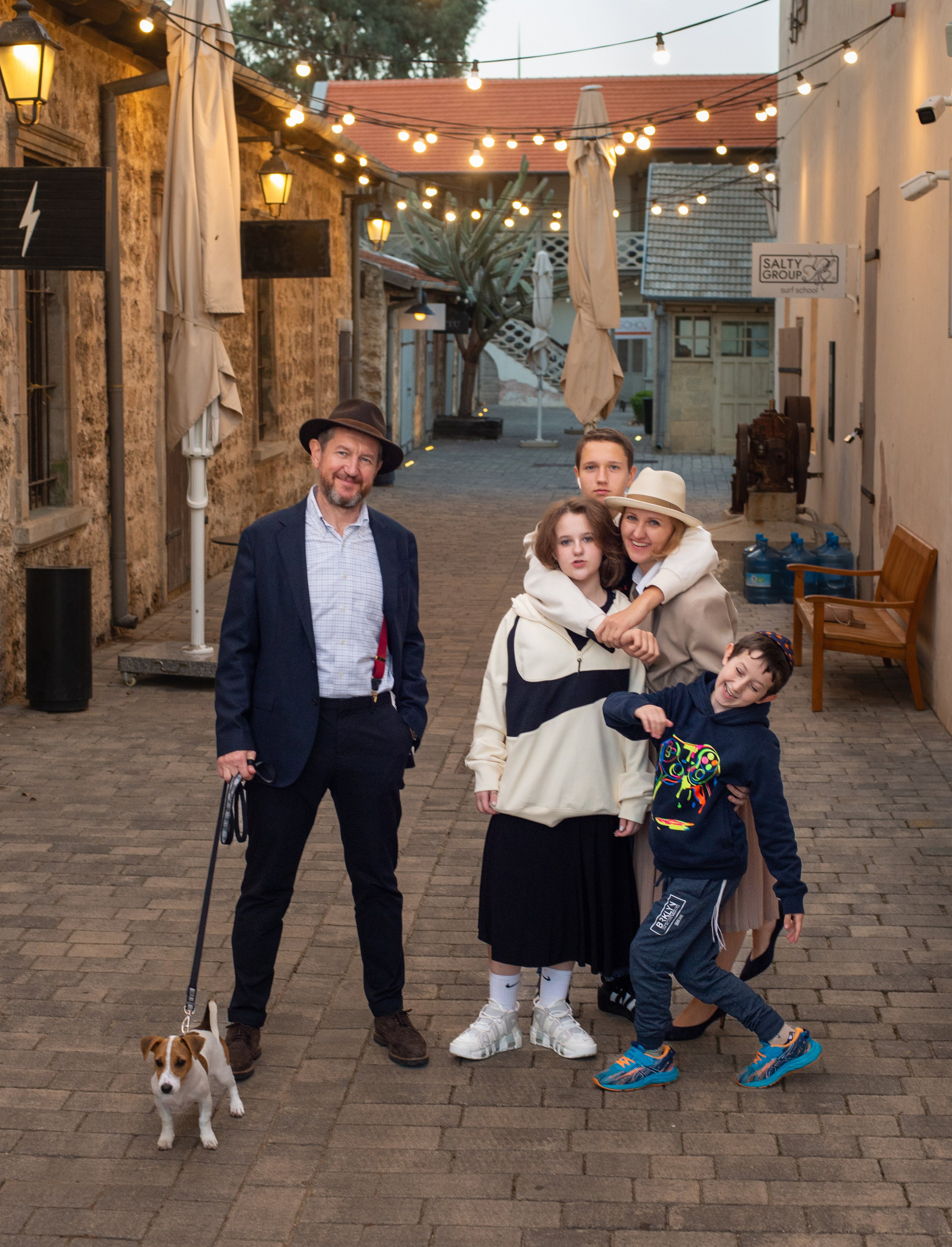 Пинхас и его семья. Визуальный брендинг