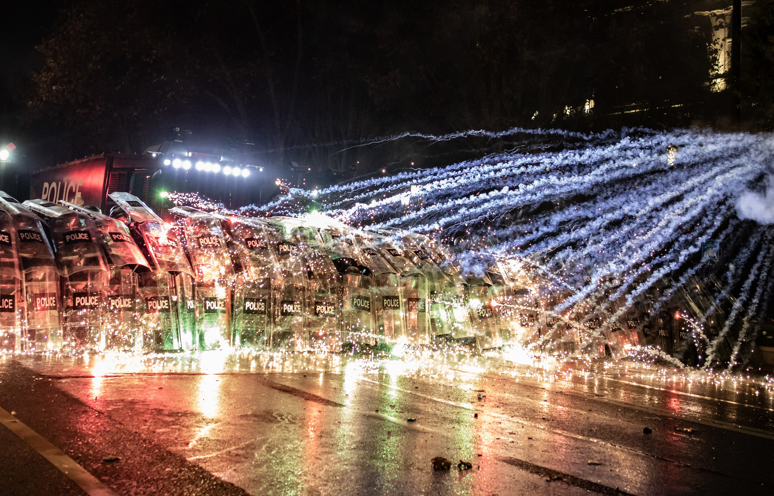 Géorgie Tbilissi 7 Décembre 2024 : affrontements entre pro-européens et forces gouvernementales.