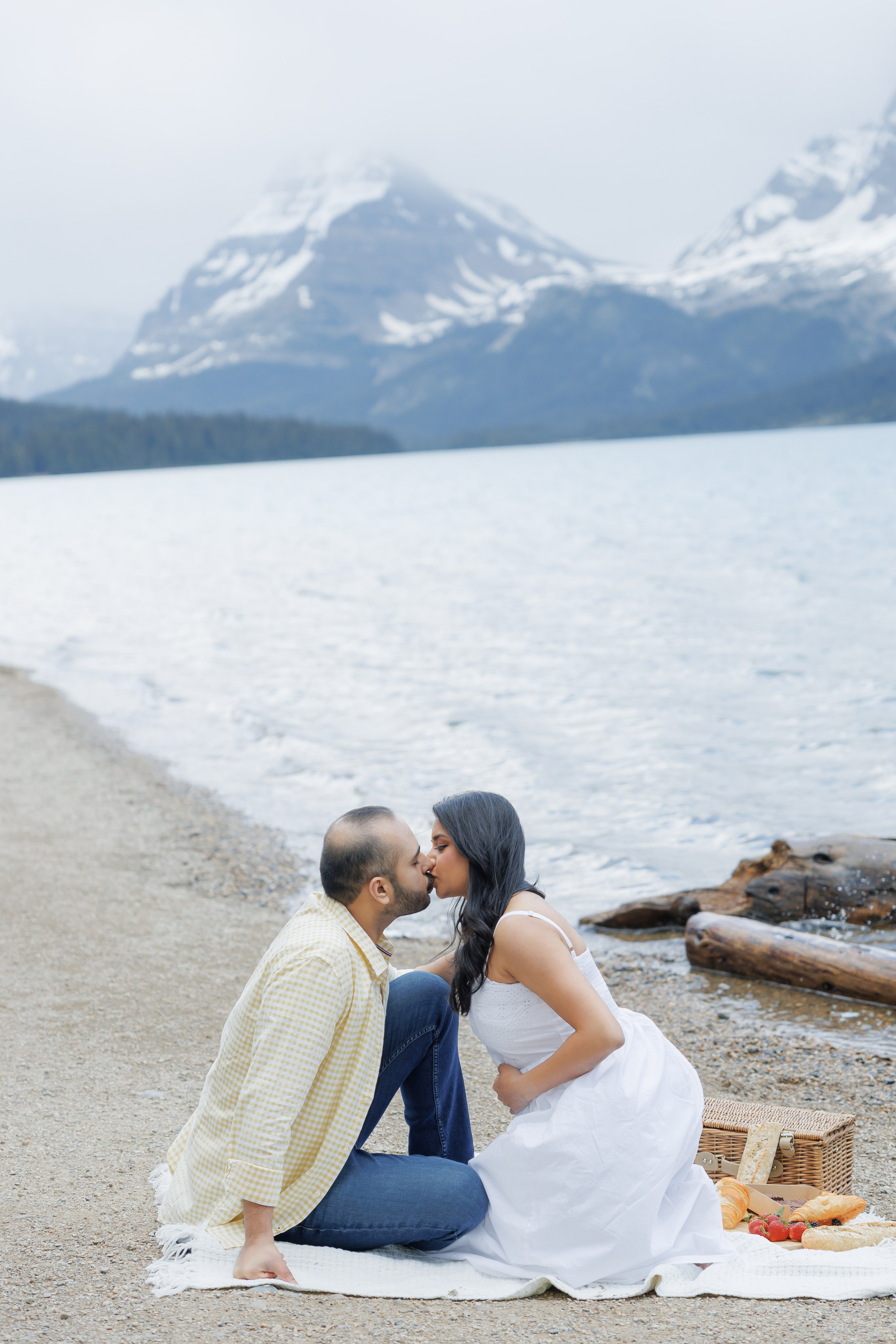Mountain maternity shoot. Home