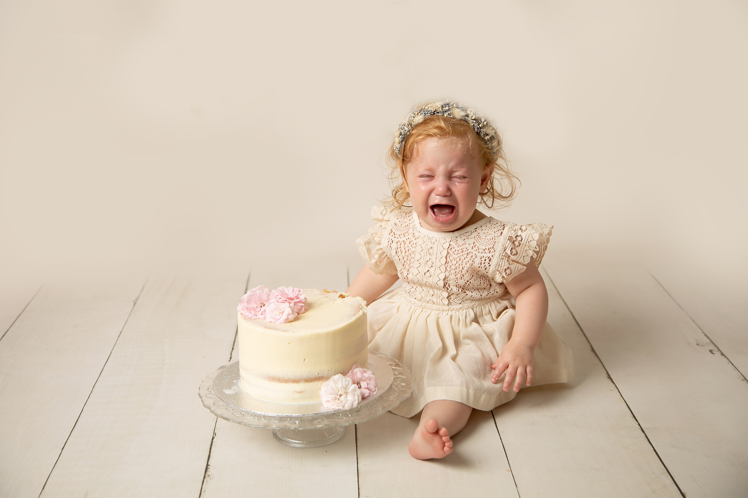 En minnesvärd fotossession för din ettåring som dokumenterar den glädje och festliga stämningen vid deras första födelsedag.