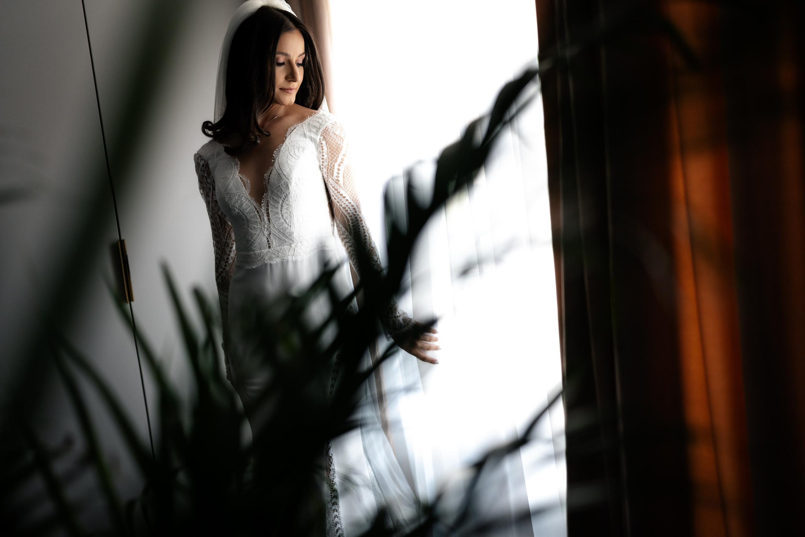 Elly & Andrew. Destination Wedding Photographer Alex Pasarelu