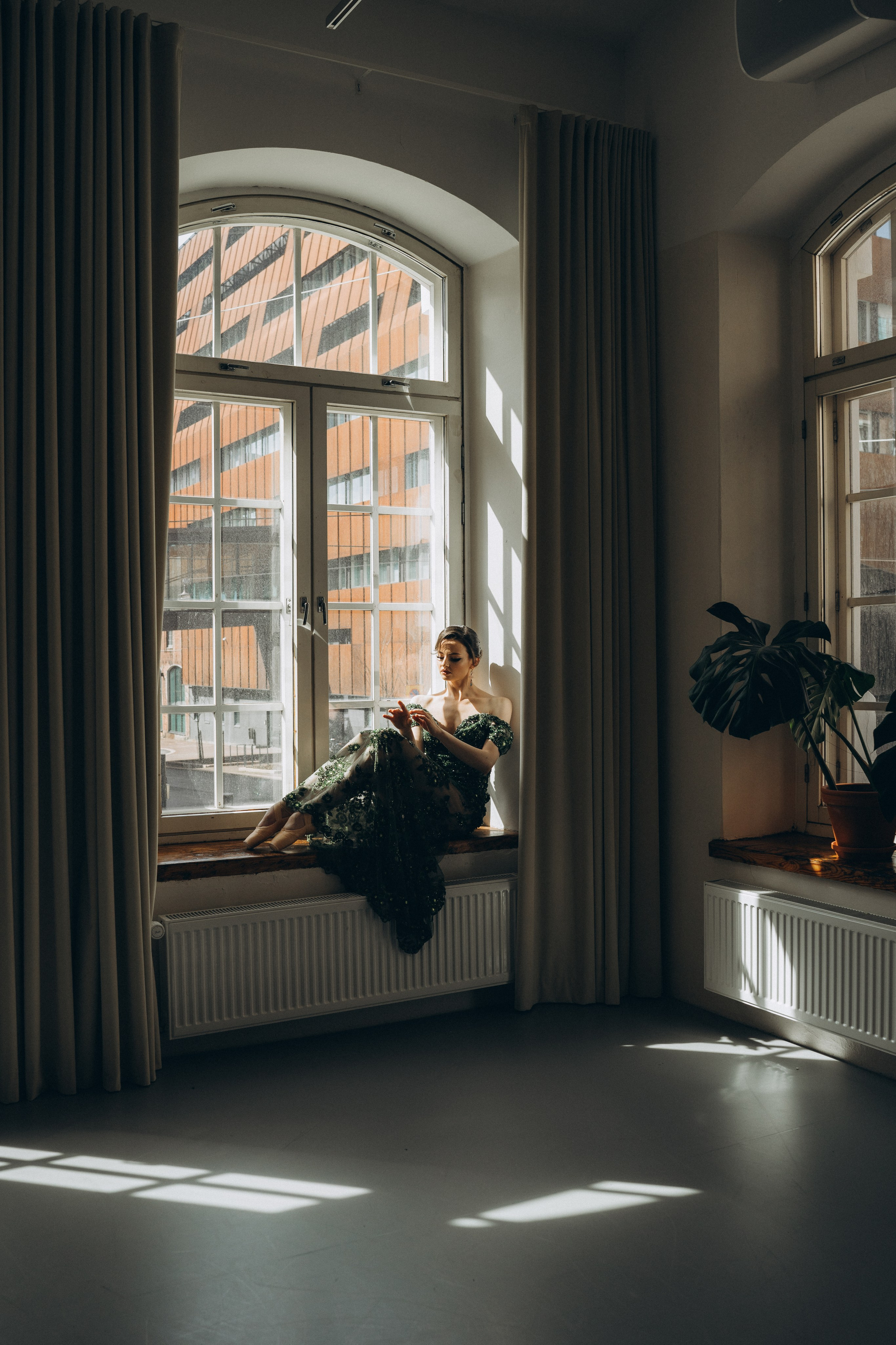 Riikka Couture, Riikka Ikäheimo, Violetta Keller, Portrait, Dancer. Wedding and potrait photographer in Helsinki Vickan O