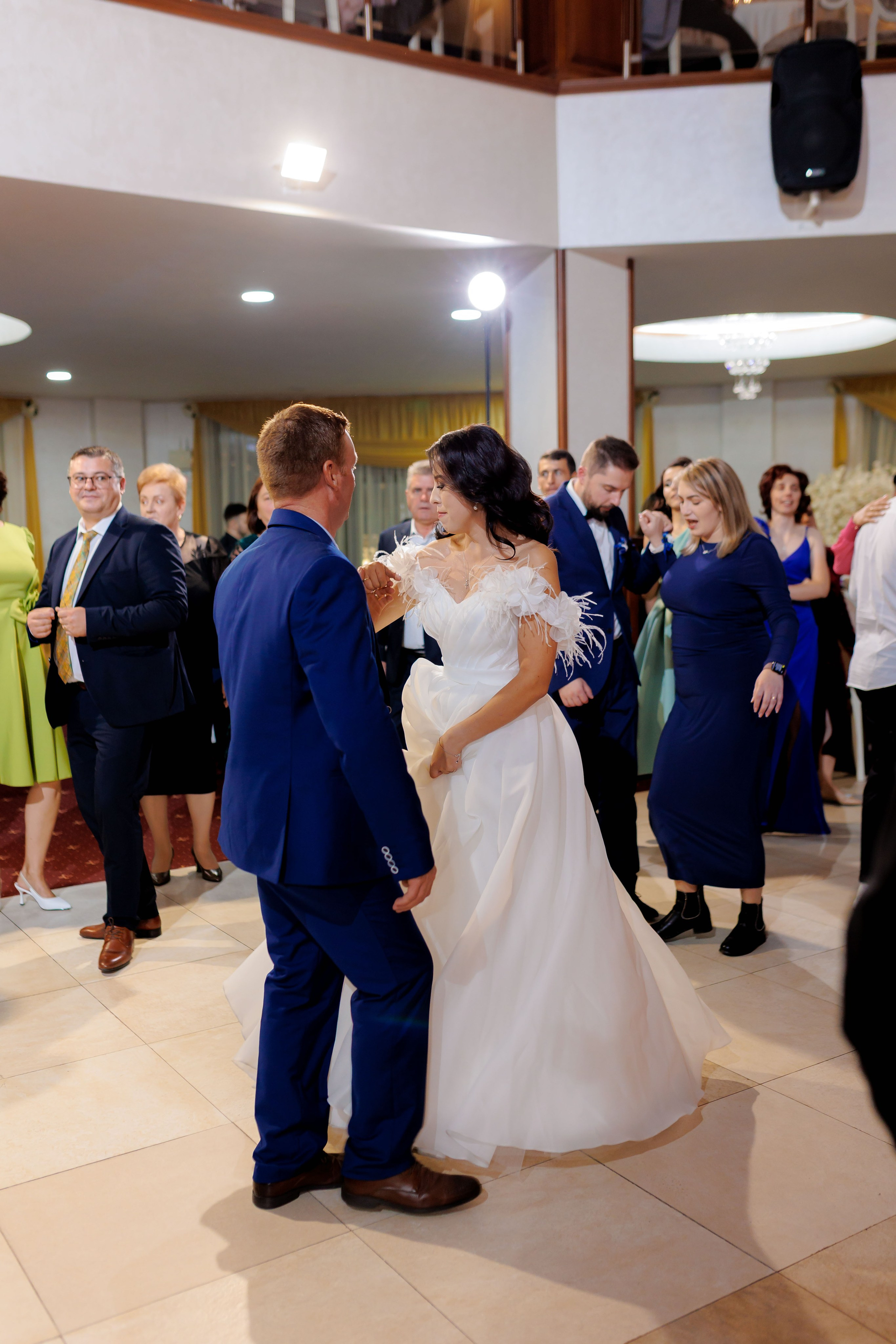 Loredana & Emilian – Ziua Nunții | Videografie - fotografie Botez Suceava, Iași, Botoșani. Servicii foto-video profesionale, pentru momente de neuitat