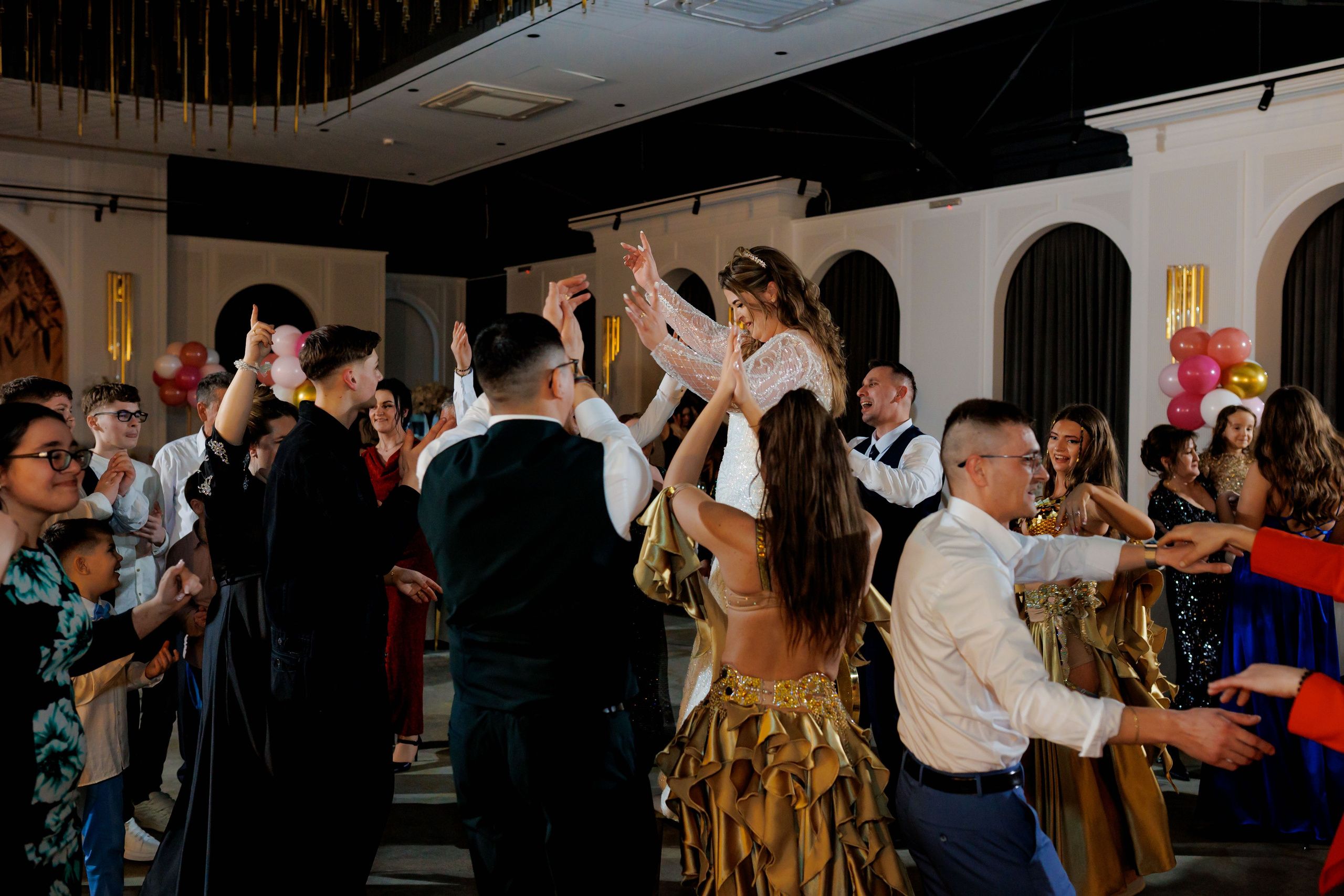 Povestea voastră, regizată de noi |Cristi Turculet Videograf Nuntă Suceava | wedding highlight. Servicii foto-video profesionale, pentru momente de neuitat