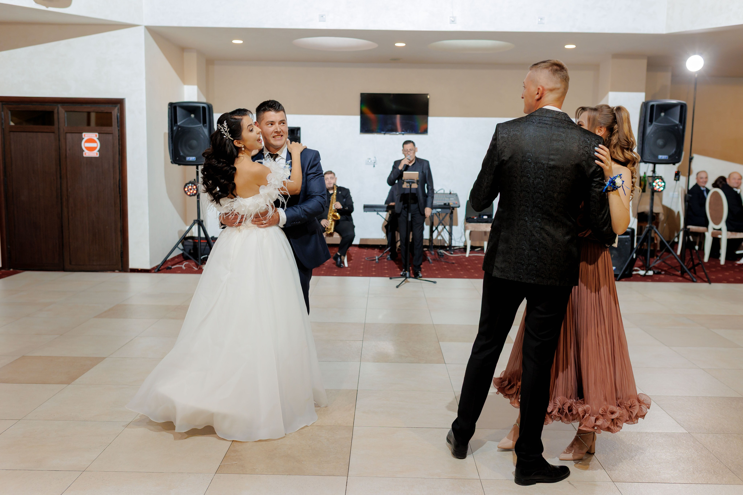 Loredana & Emilian – Ziua Nunții | Videografie - fotografie Botez Suceava, Iași, Botoșani. Servicii foto-video profesionale, pentru momente de neuitat