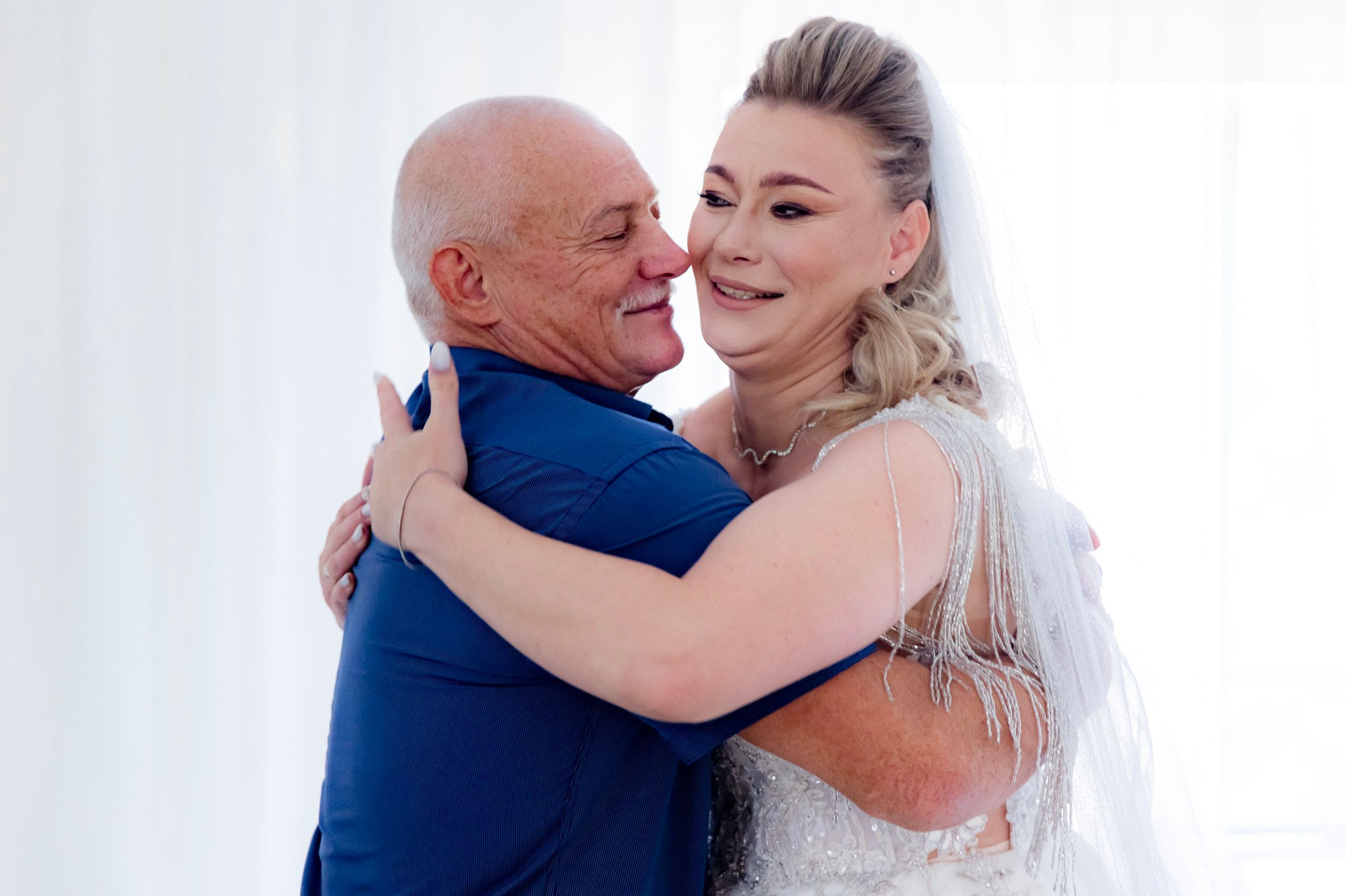 Mihai & Oana. Servicii foto-video profesionale, pentru momente de neuitat