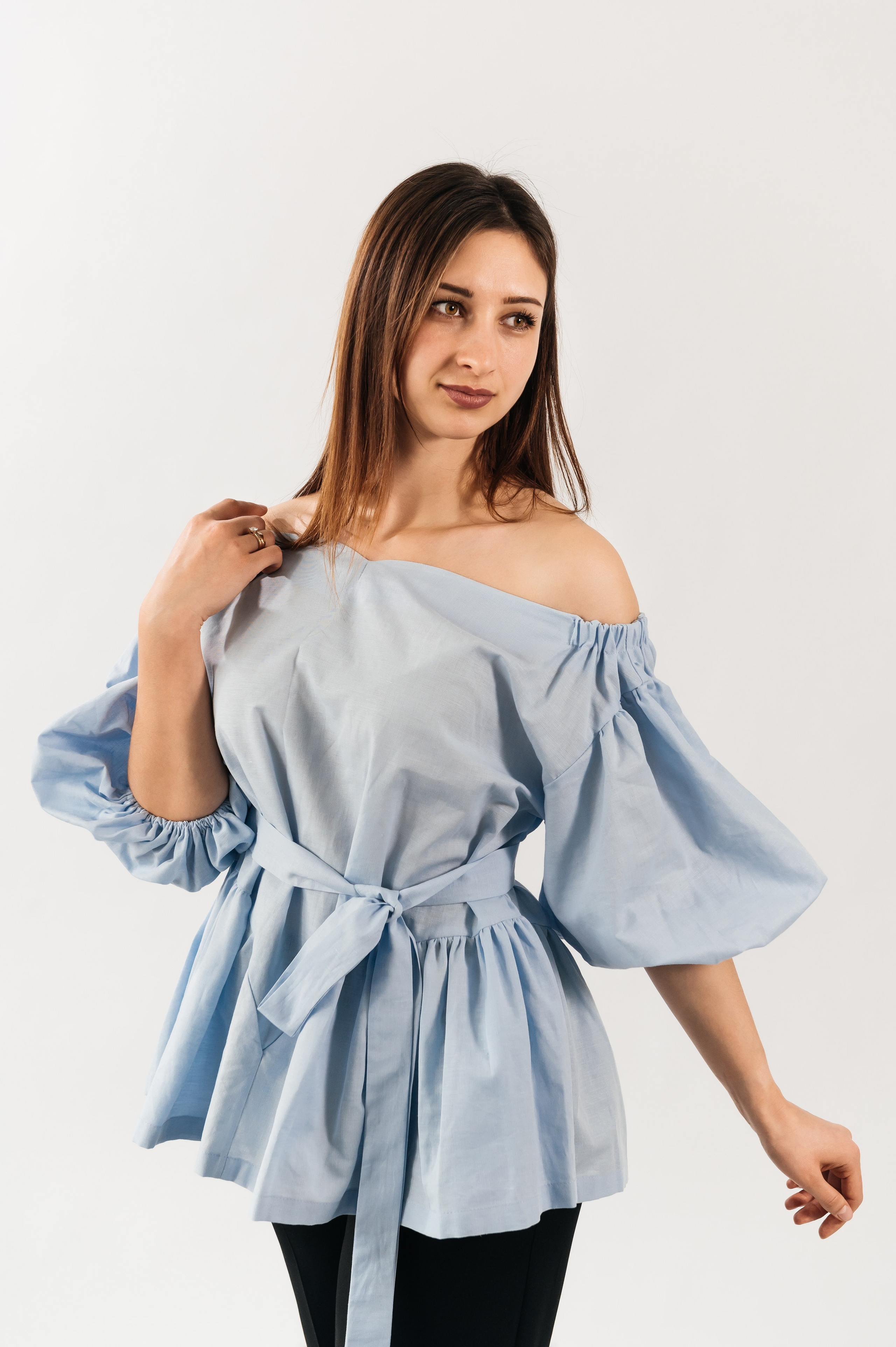 Bluză cu mâneci bufante. Designer vestimentar: elaborarea, proiectarea și confectionare…