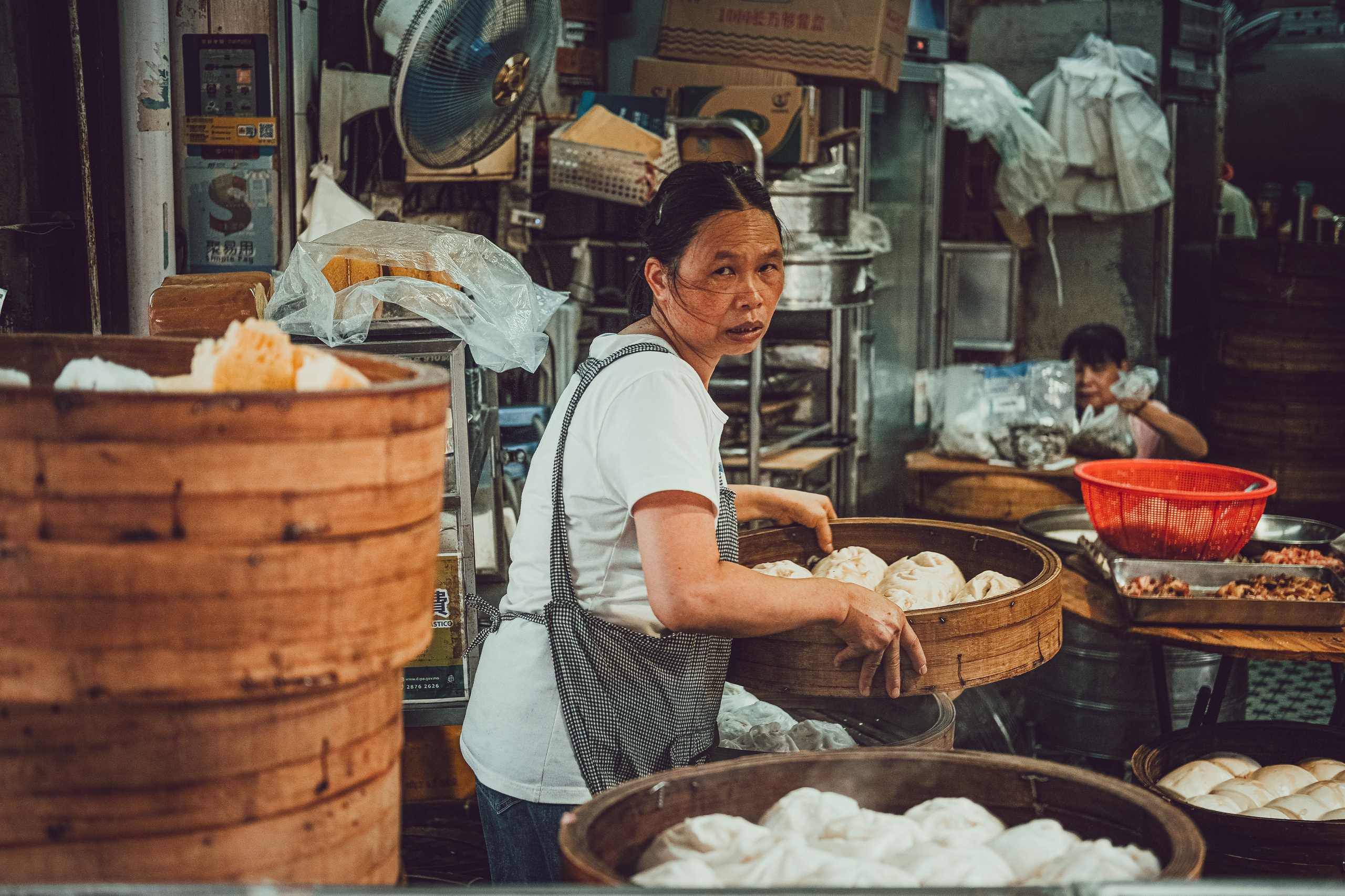 Street Food in Macau, China 🇨🇳 🇲🇴  | FUJIFILM X-PRO3 35mm F2.0 | YUKOPHOTOGRAPHY | 澳门