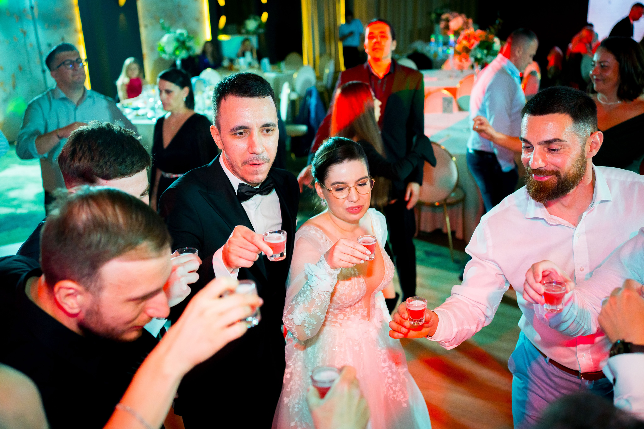 PARTY. Gabriel Florea — Fotograf nuntă București