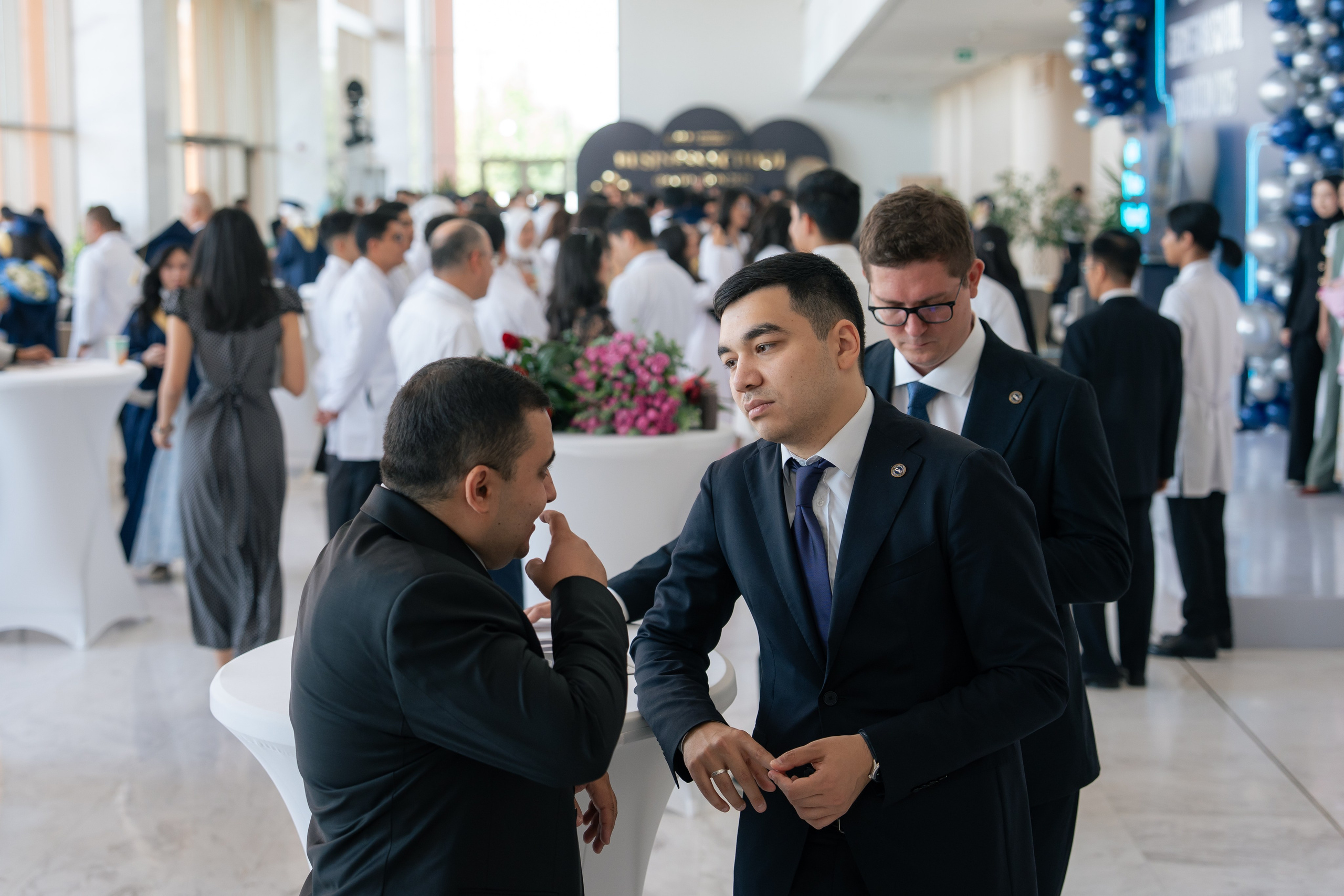 Как Central Asian University провёл одну из самых ярких выпускных церемоний. Георгий Намазов | Фотограф в Ташкенте