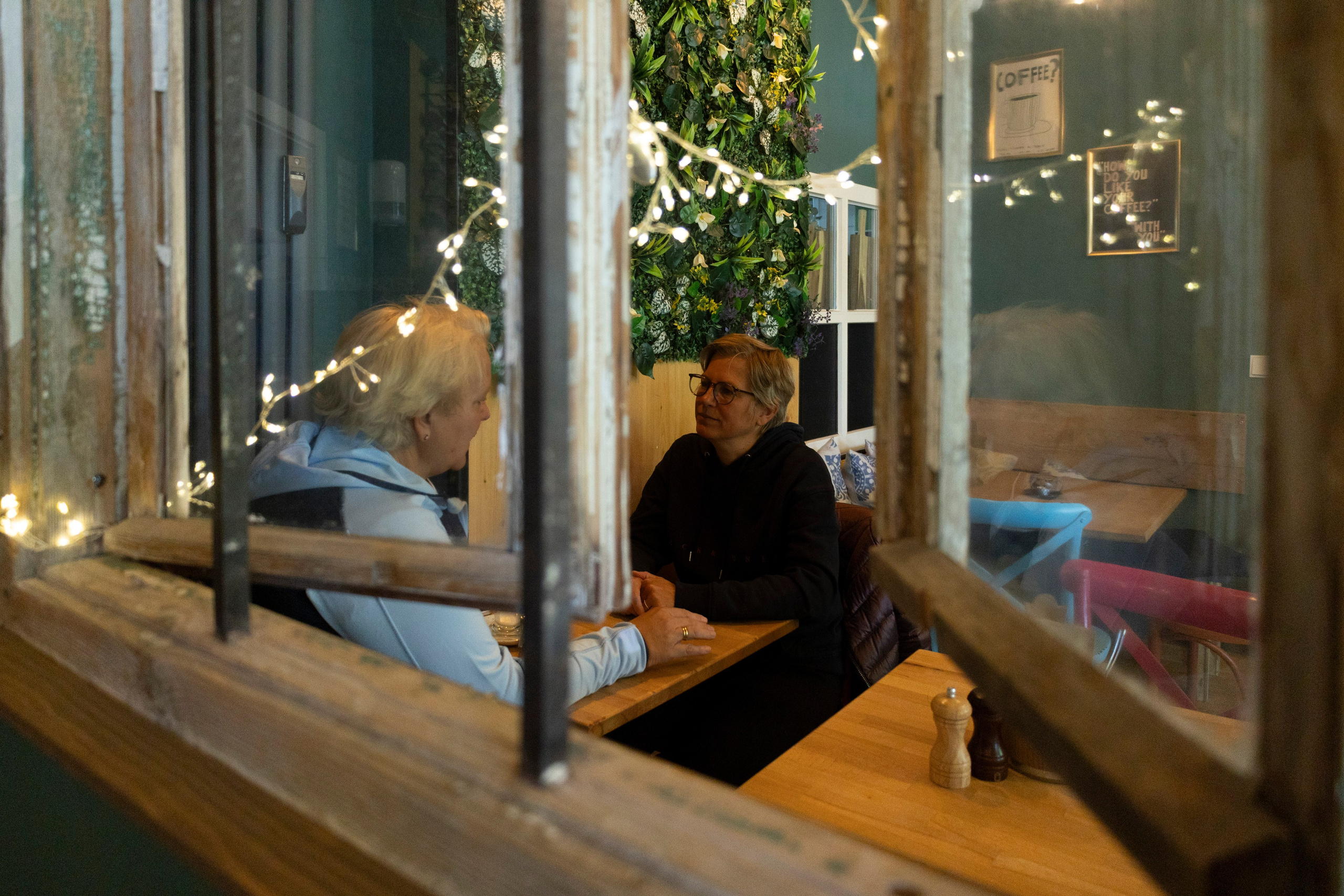 Cafe. Photographer in Munich