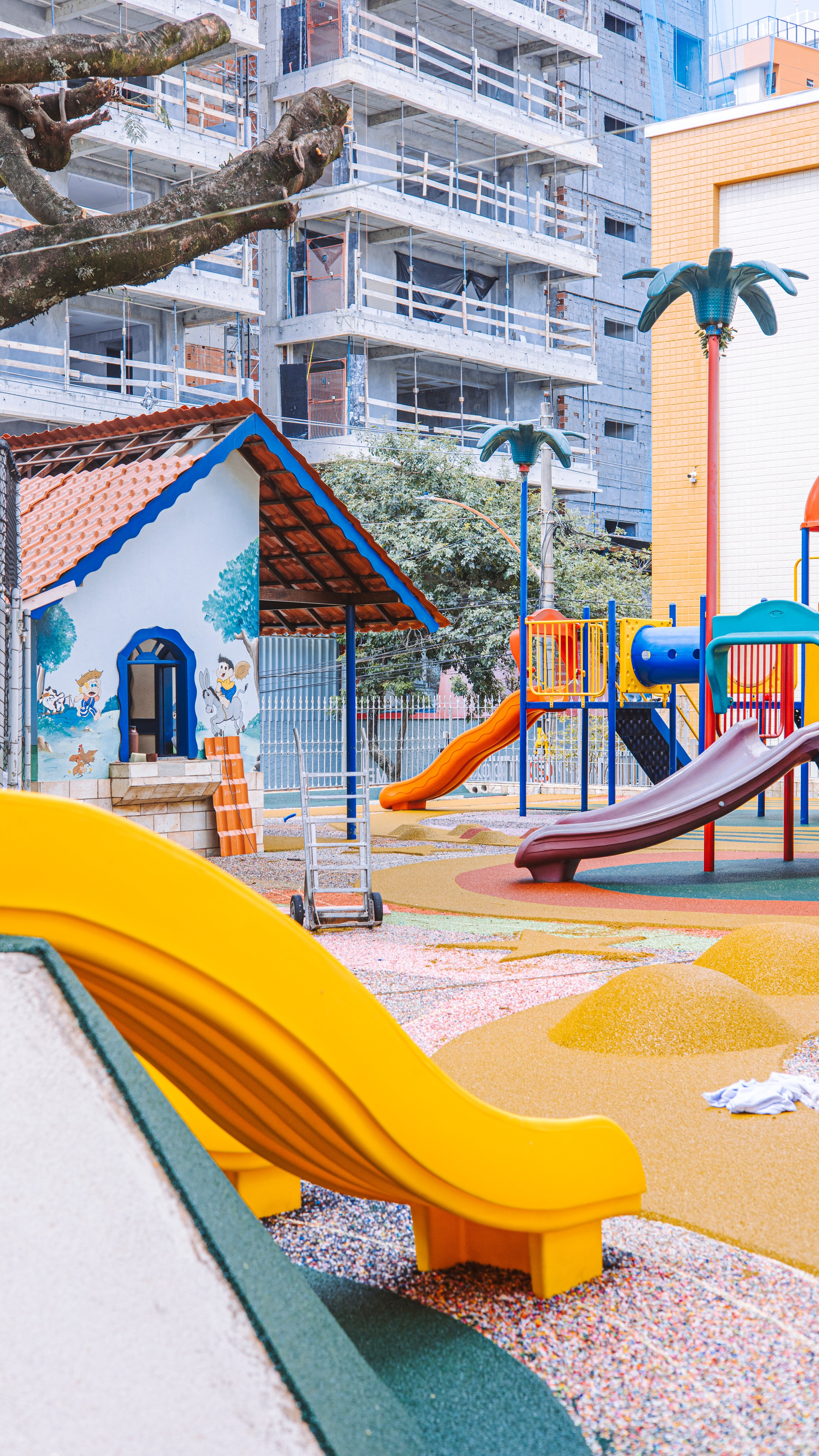 Ecotime Pisos Emborrachados. Caio Almeida