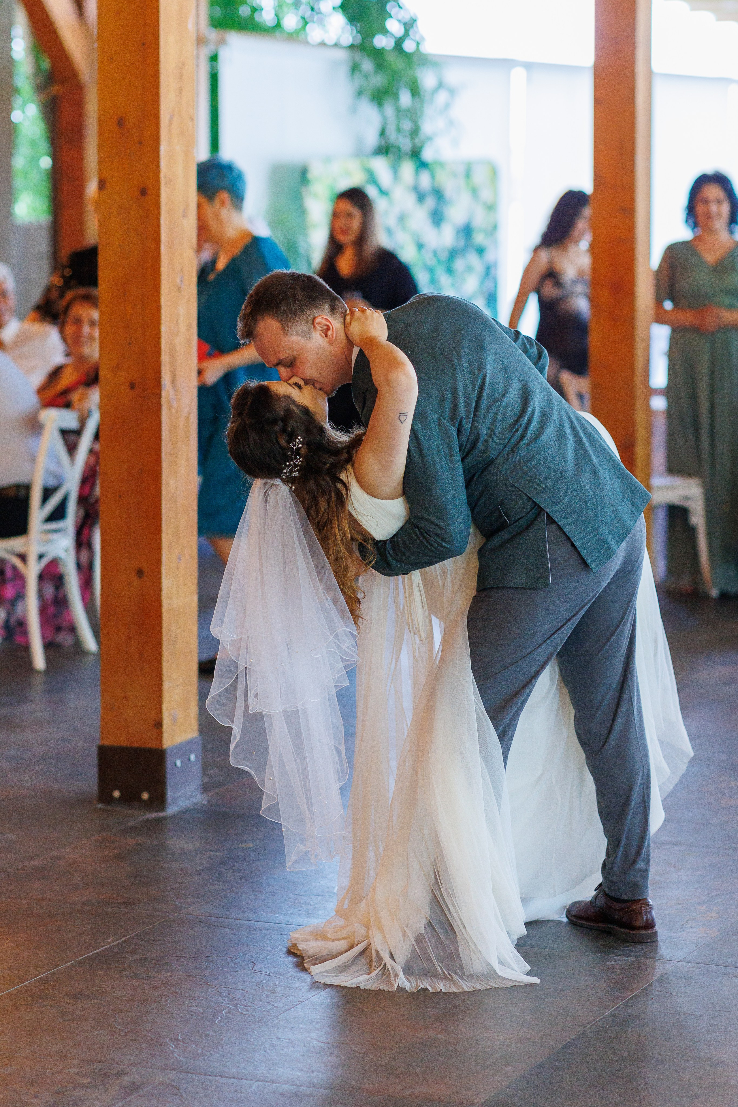 Nuntă de poveste la Cernica: Malina și Alex își spun „DA” înconjurați. MDimaFotoStudio. Fotograf de nuntă, evenimente private și de familie