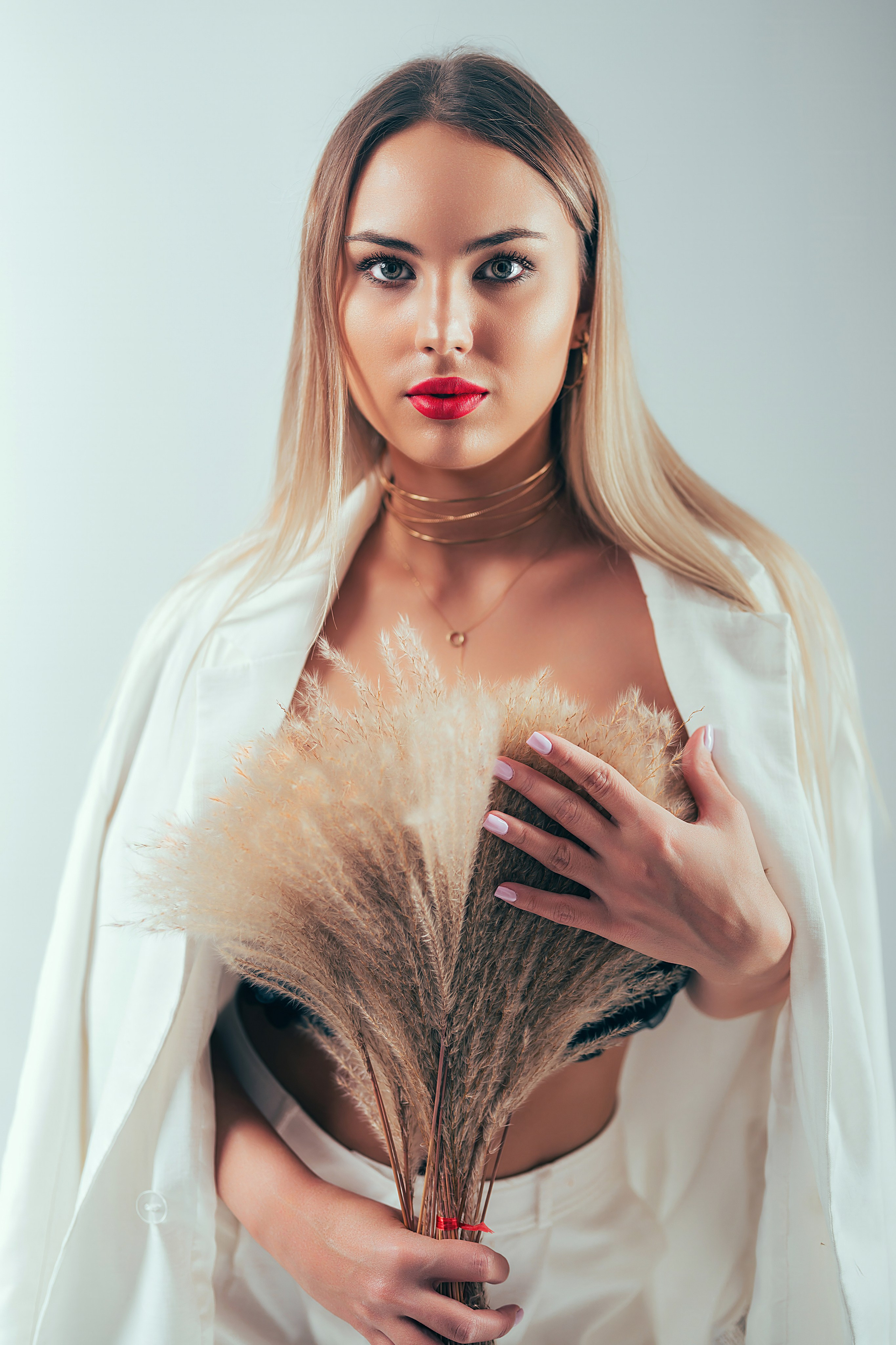 Violetta. Nifty photography — коммерческий и портретный фотограф в Ташкенте. Студийная и выездная съёмка