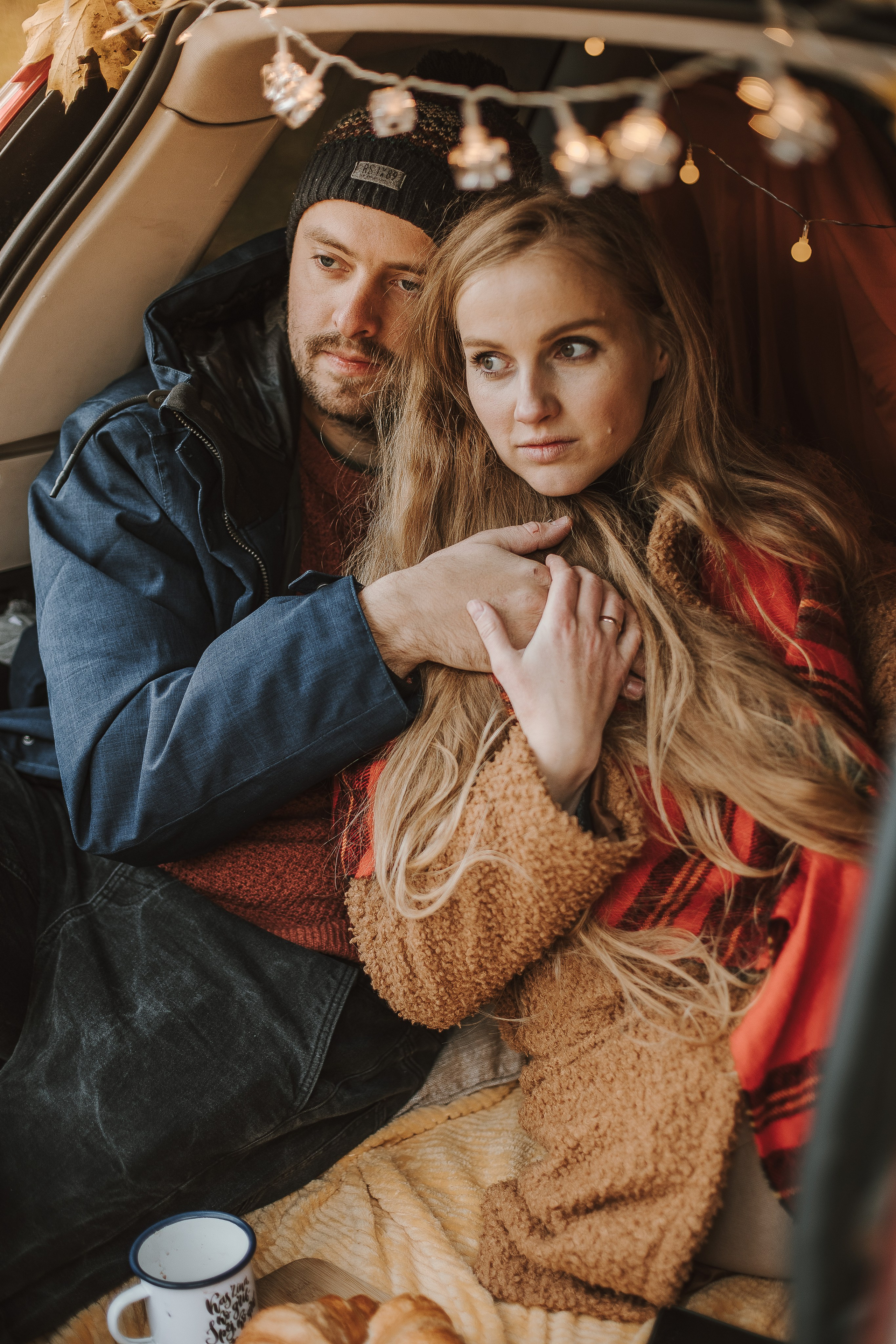 Rudens fotosesija ar mašīnu. Fotogrāfs Rīgā — Katerina Gordik