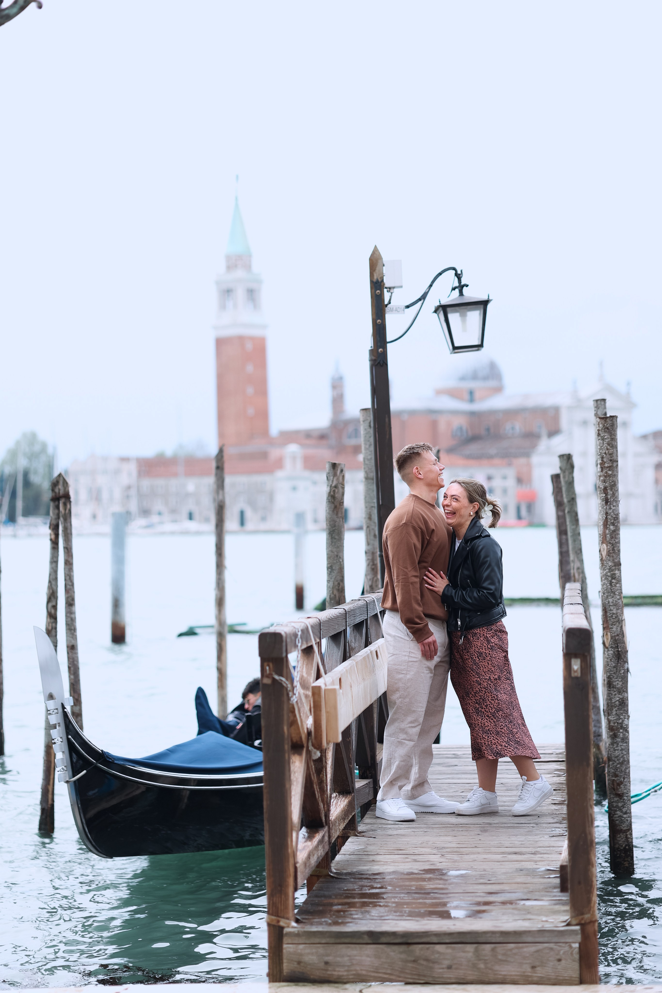 Wedding proposal at Scala Contarini del Bovolo. Photographer in Venice, Viktoria Antonova