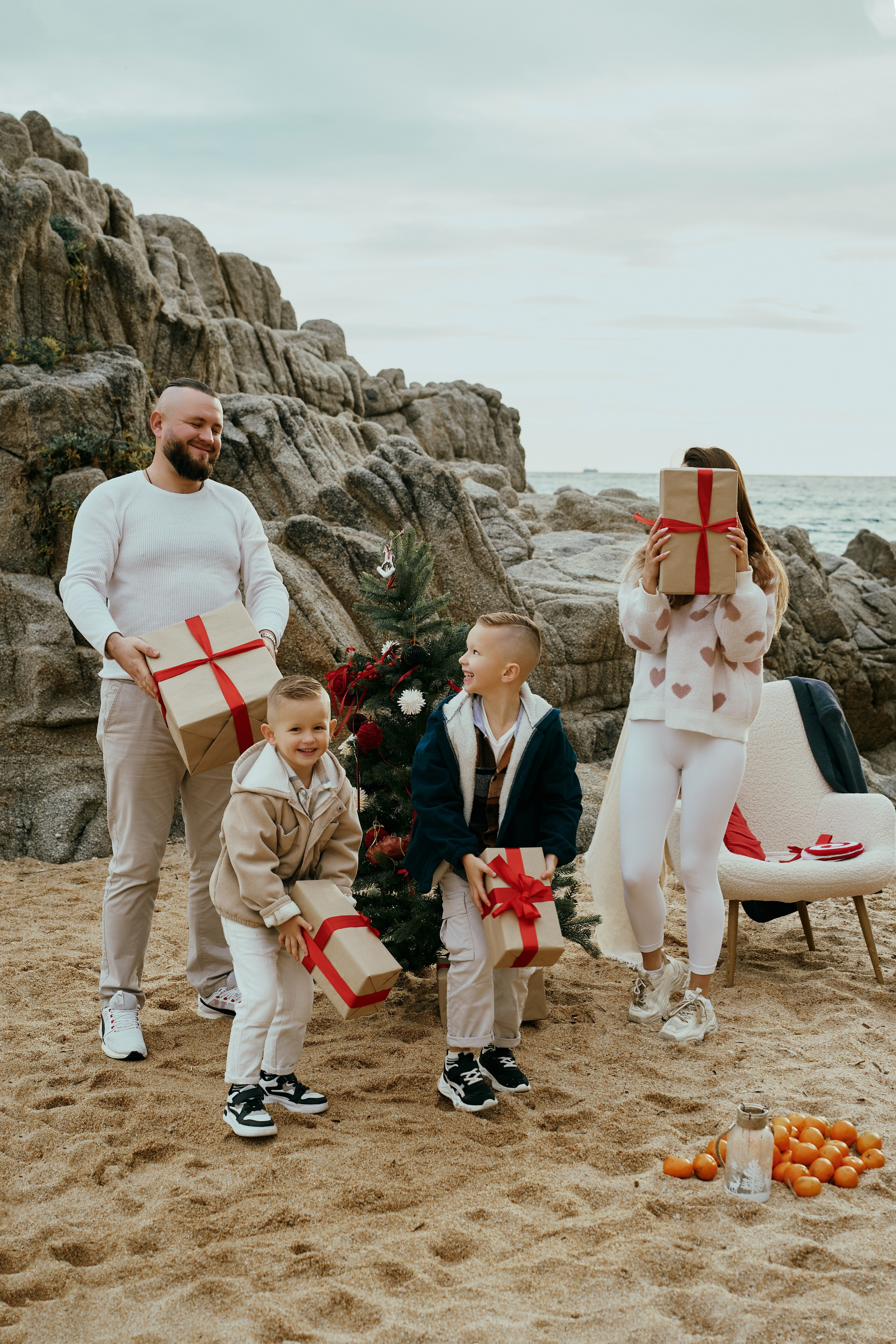 Рождество на пляже. Большая семья. Фотограф в Барселоне Жанна Захарченко