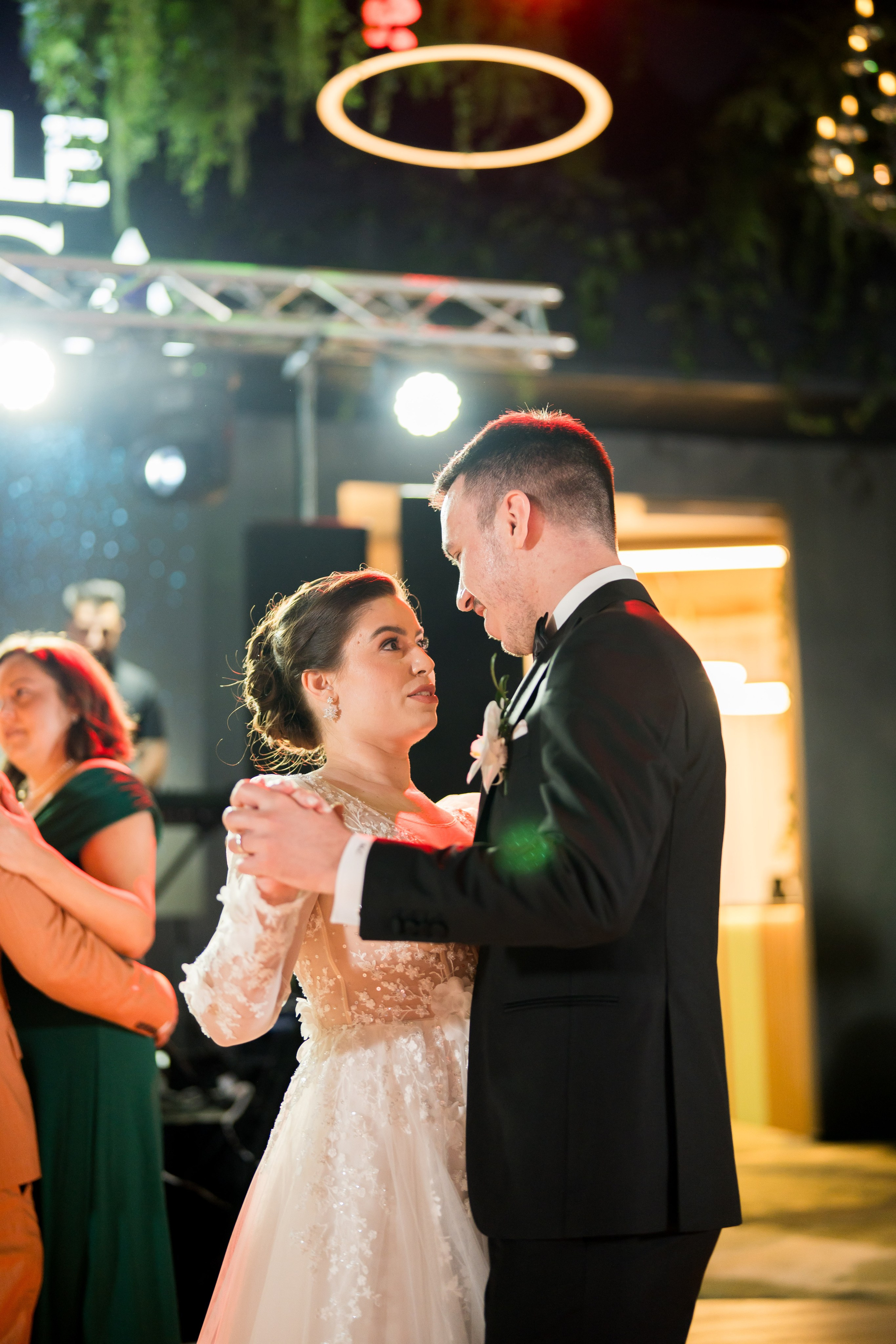 PARTY. Gabriel Florea — Fotograf nuntă București