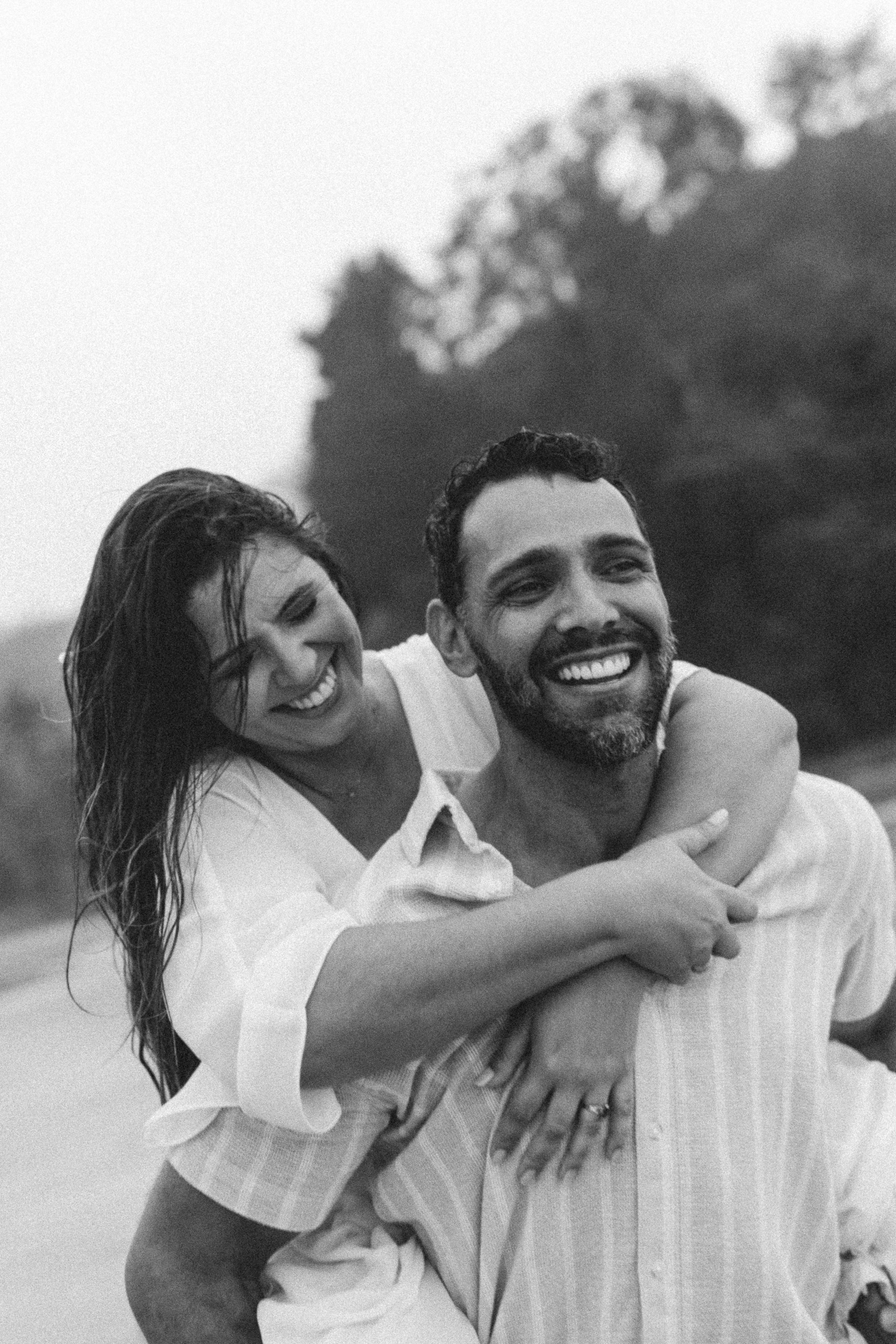 Pré Wedding — Bianca e Maik (Praia Maresias). Fotógrafo de casamento e Filmmaker de casamento