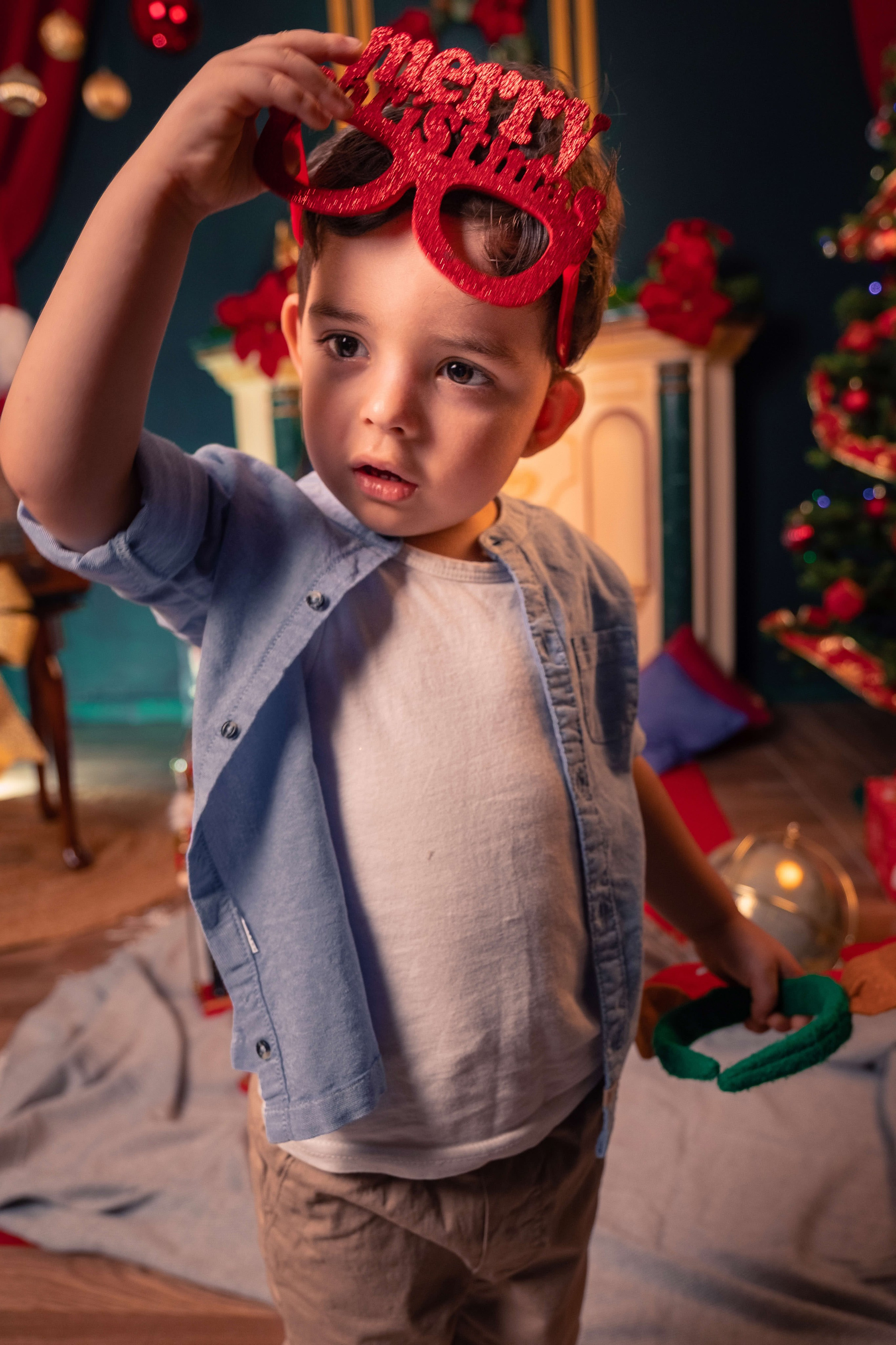 Retrato infantil en el decorado de navidad 2025 en Telde | Migui Peques