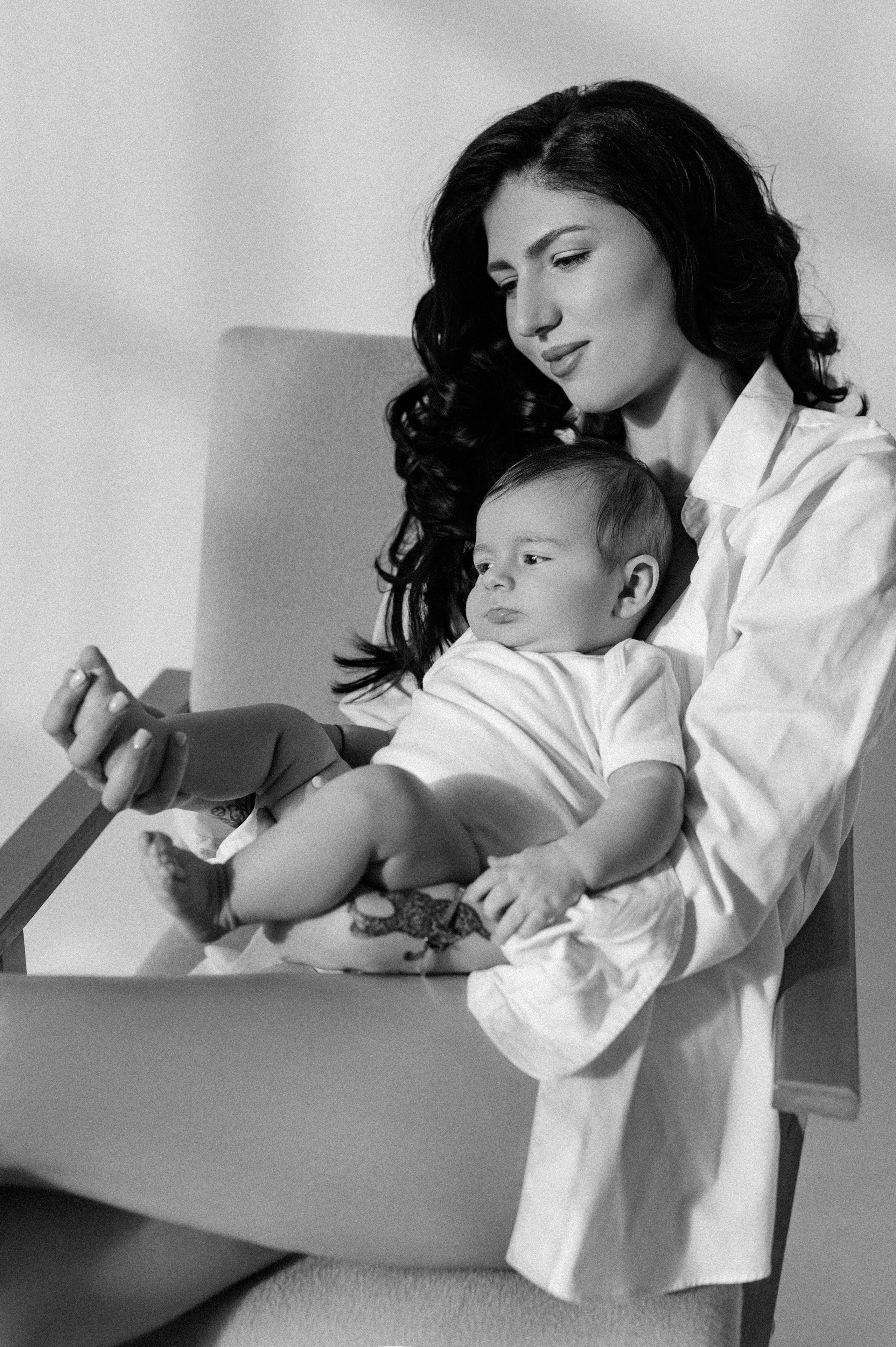 Mia & Theo. Krása tehotenstva v objektíve — Maria Milosovic, tehotenská fotografka