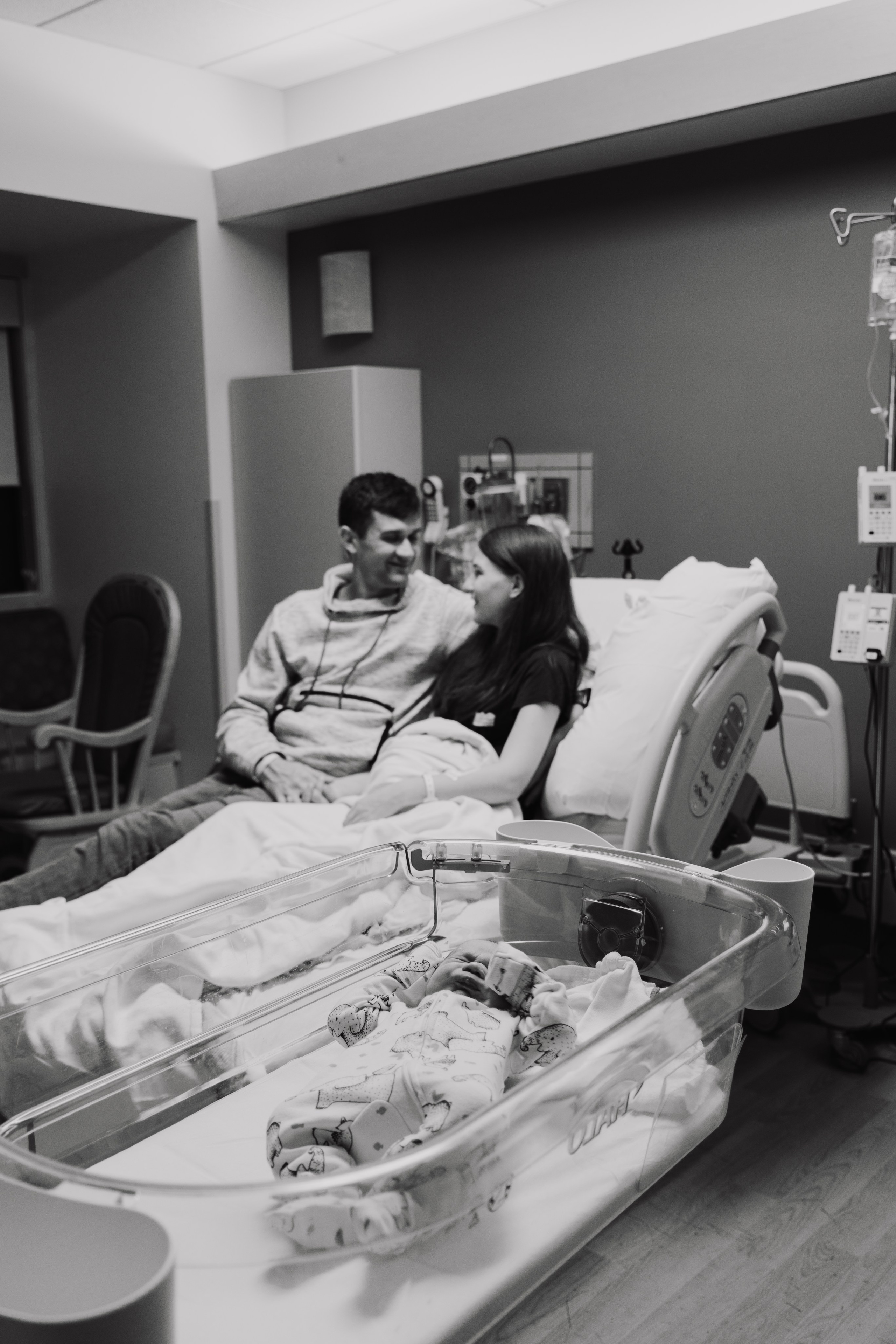 Childbirth. Eikanmedia | Photographer and videographer capturing weddings, families, engagements, pregnancy & newborns | Vancouver, WA | USA
