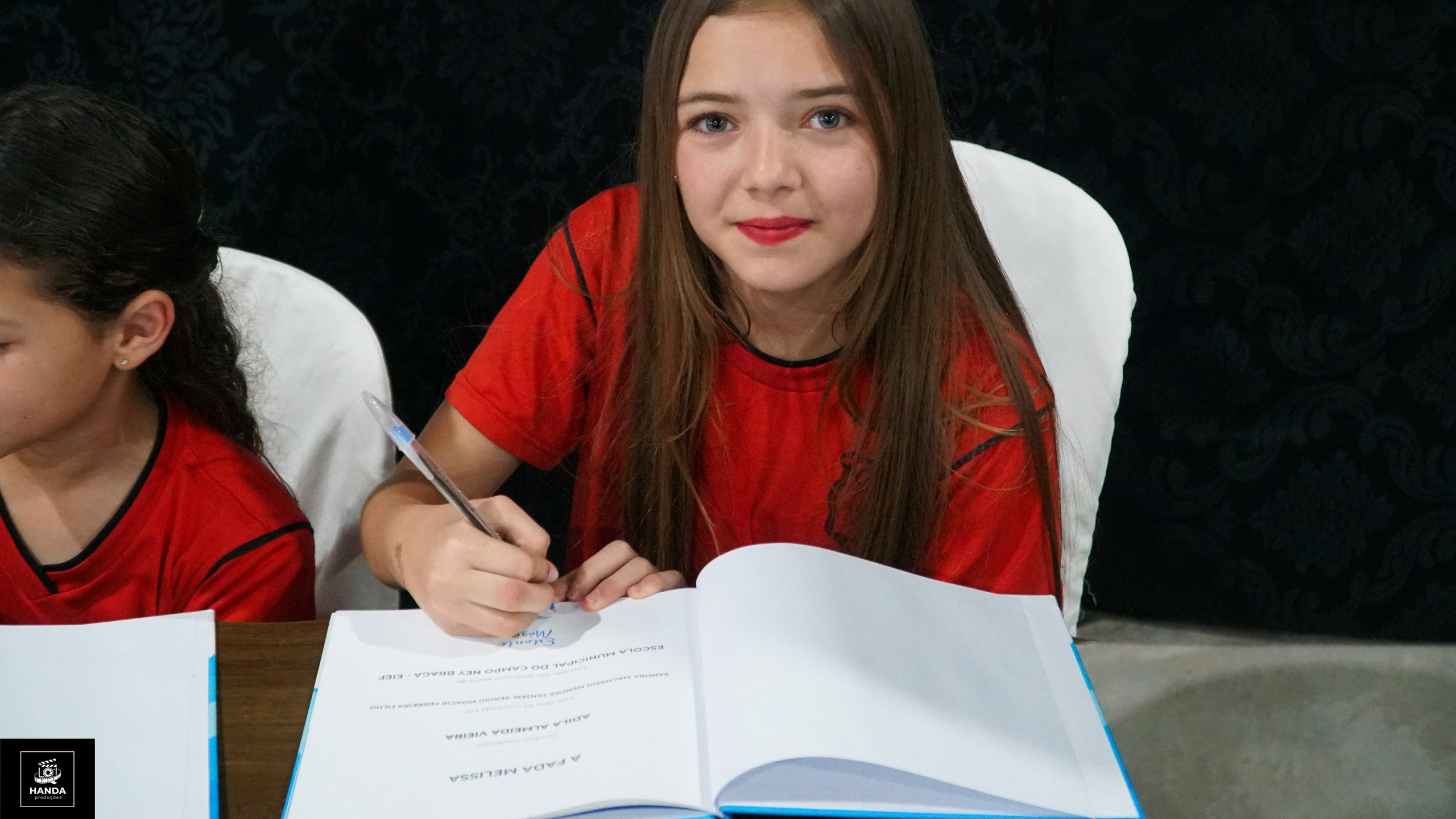 Noite autógrafos colégio Aurélio Buarque de Holanda. Handa Produções