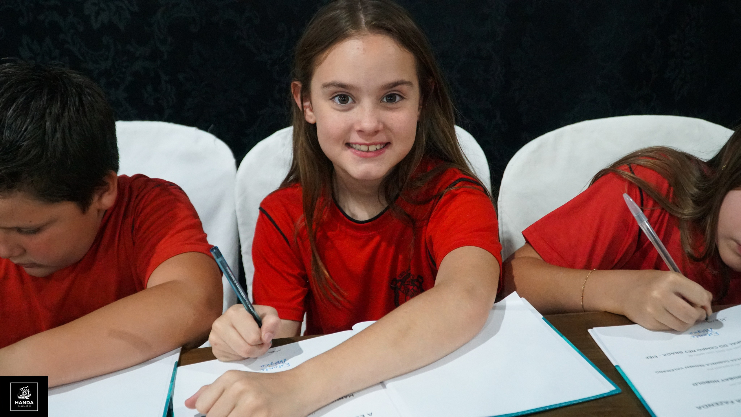 Noite autógrafos colégio Aurélio Buarque de Holanda. Handa Produções